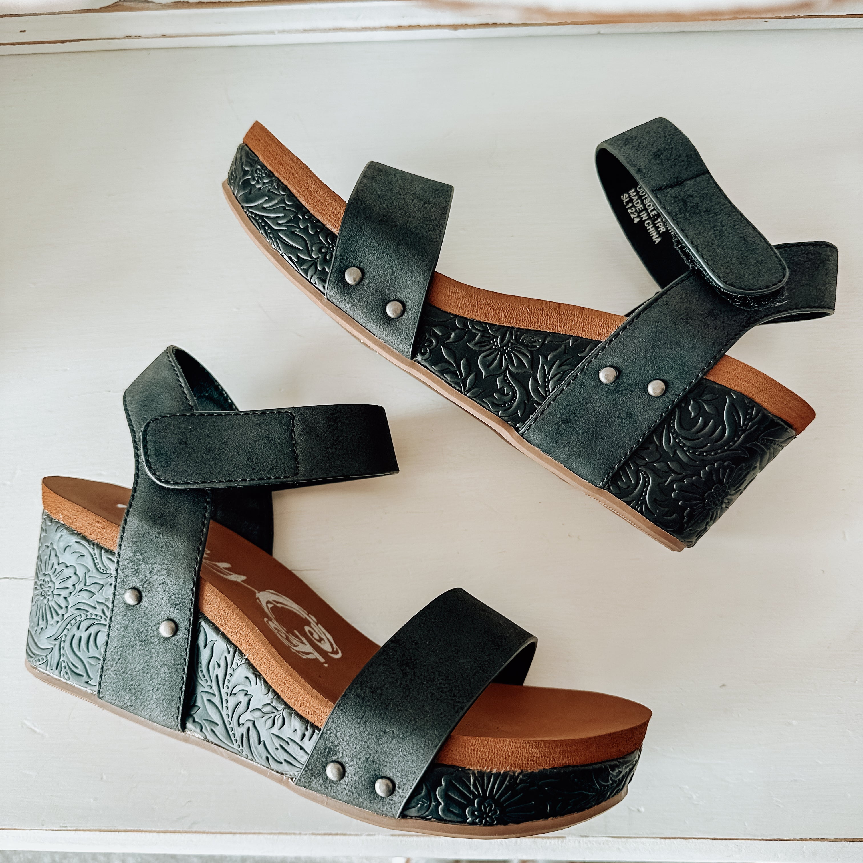 Devon Wedge Sandal - Black 2