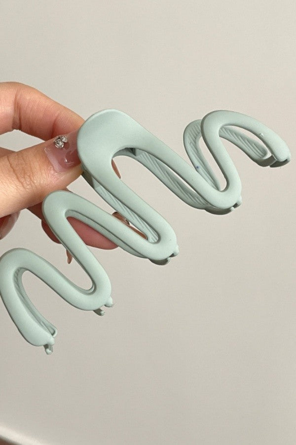 Wavy Claw Hairclip