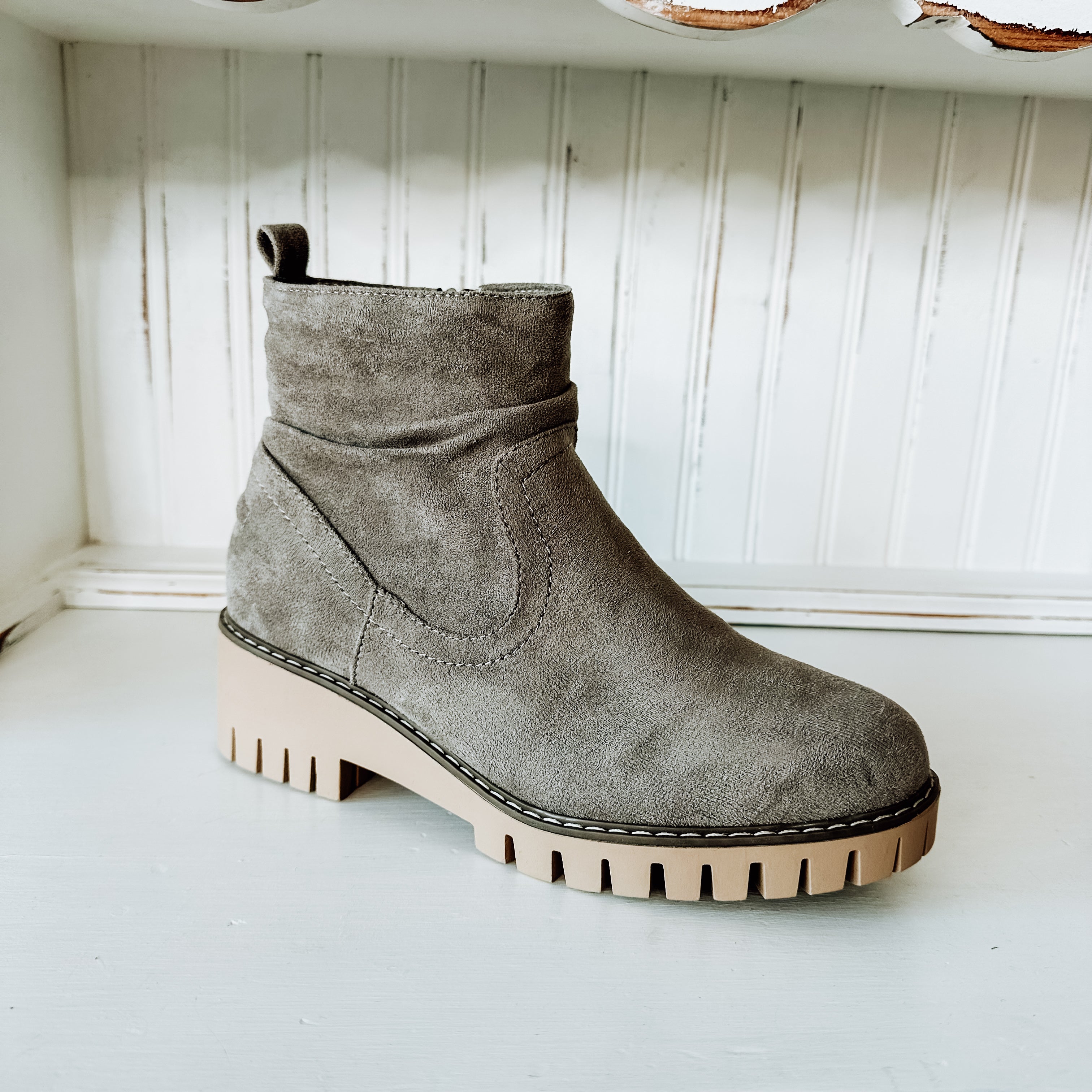 Dashing Sueded Boot - Grey