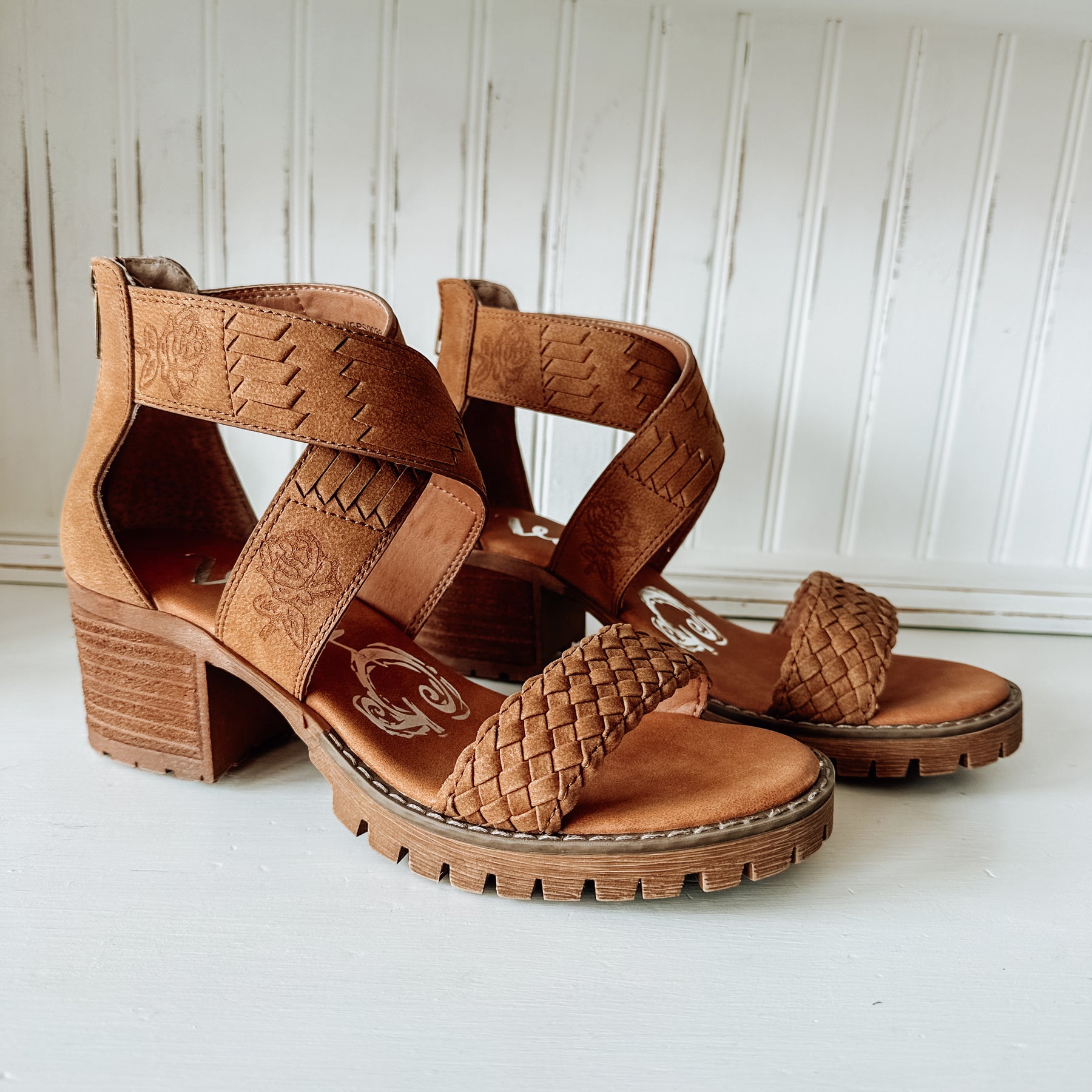 Vana Block Heel - Tan