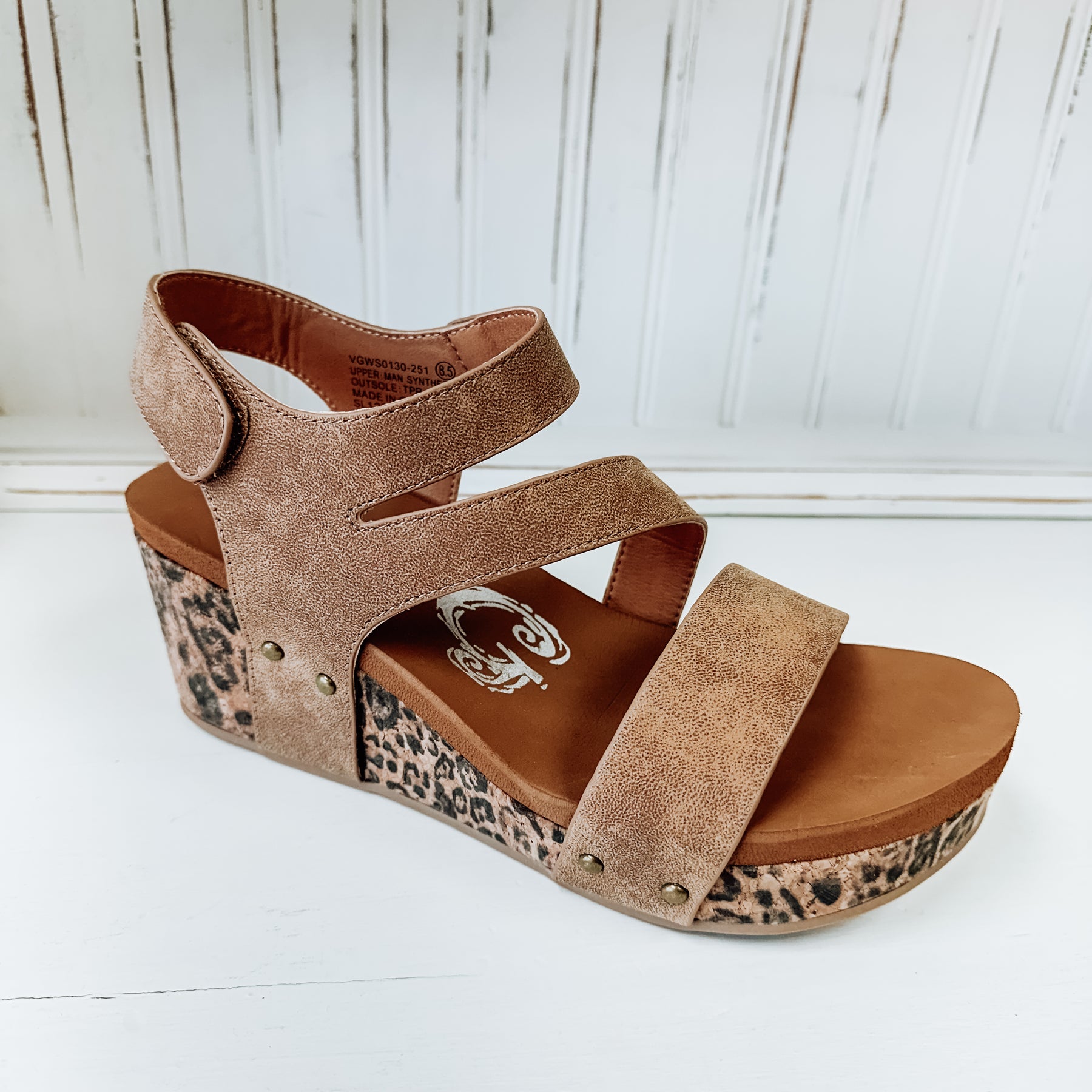 Atlas Wedge Sandal - Tan