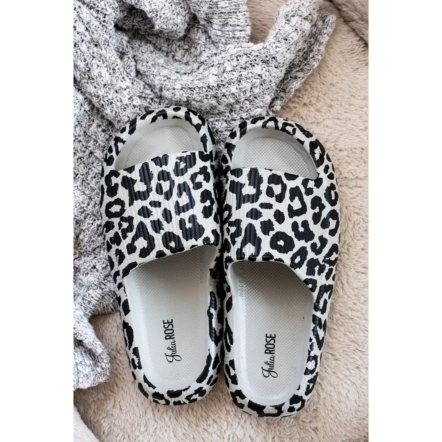 BLACK FRIDAY EXCLUSIVE - Casual Slide - Grey Leopard