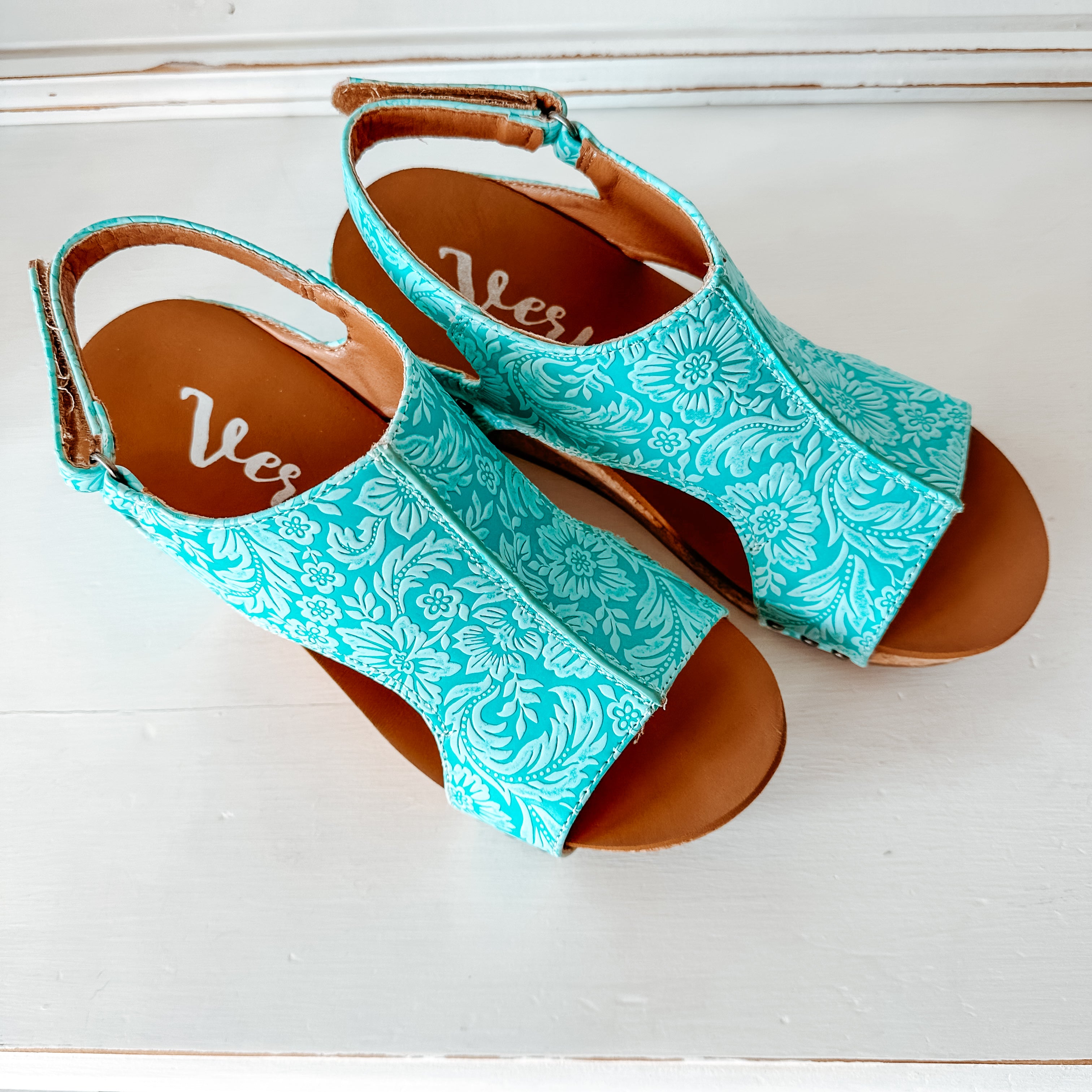 Isabella Tooled Wedge Sandal - Turquoise