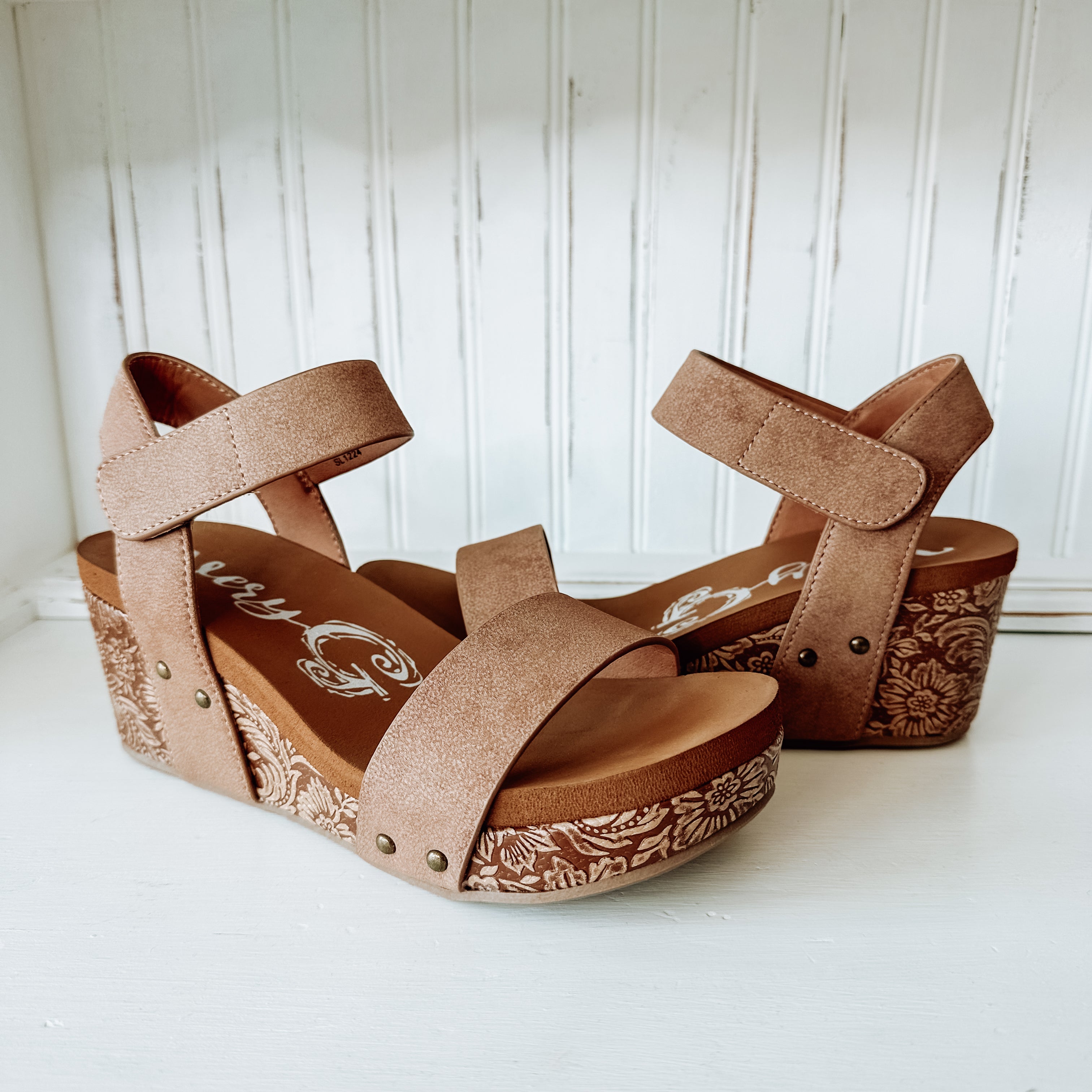 Devon Wedge Sandal - Light Tan 2
