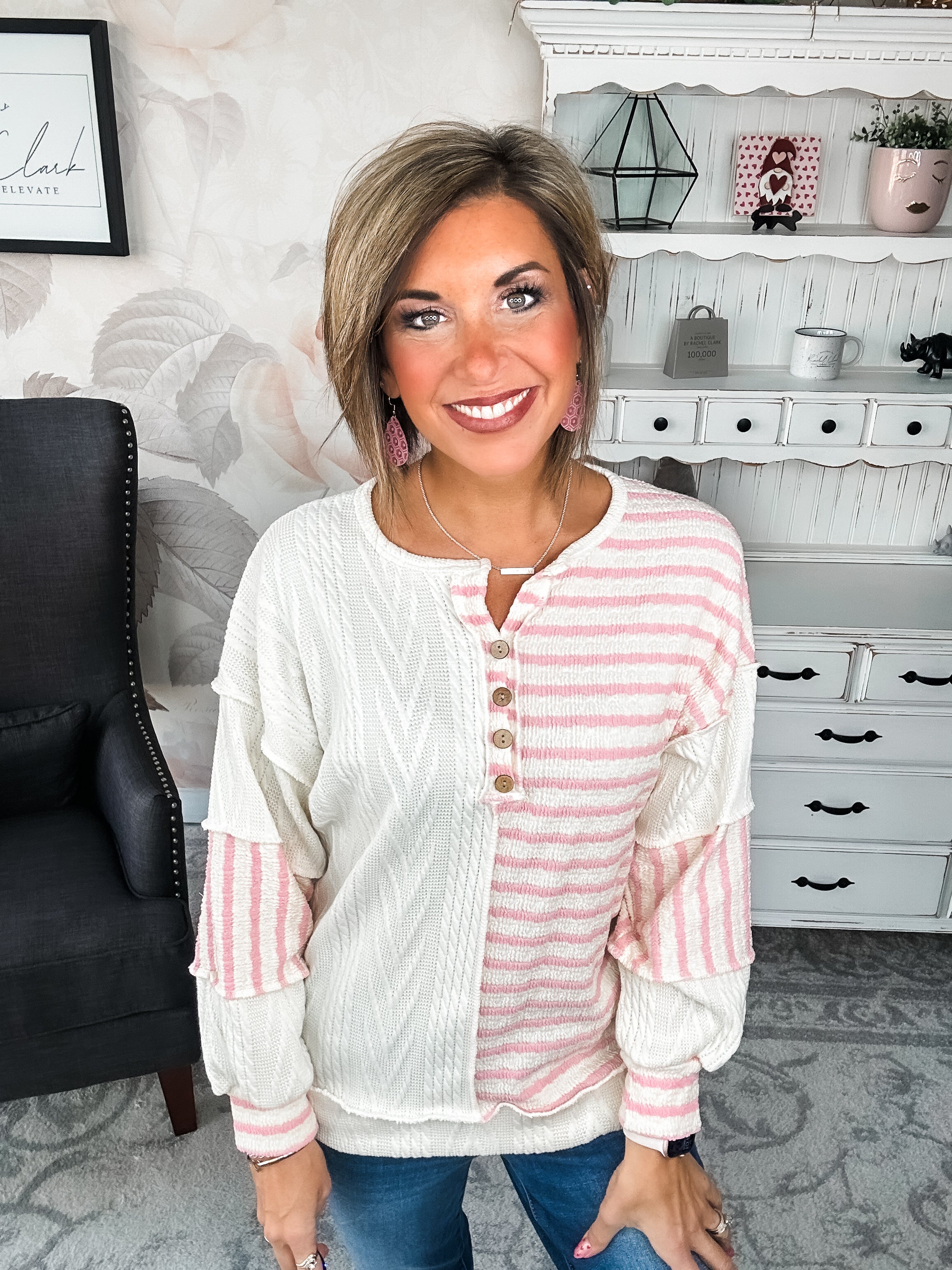 Whole World Looking At Me Pullover