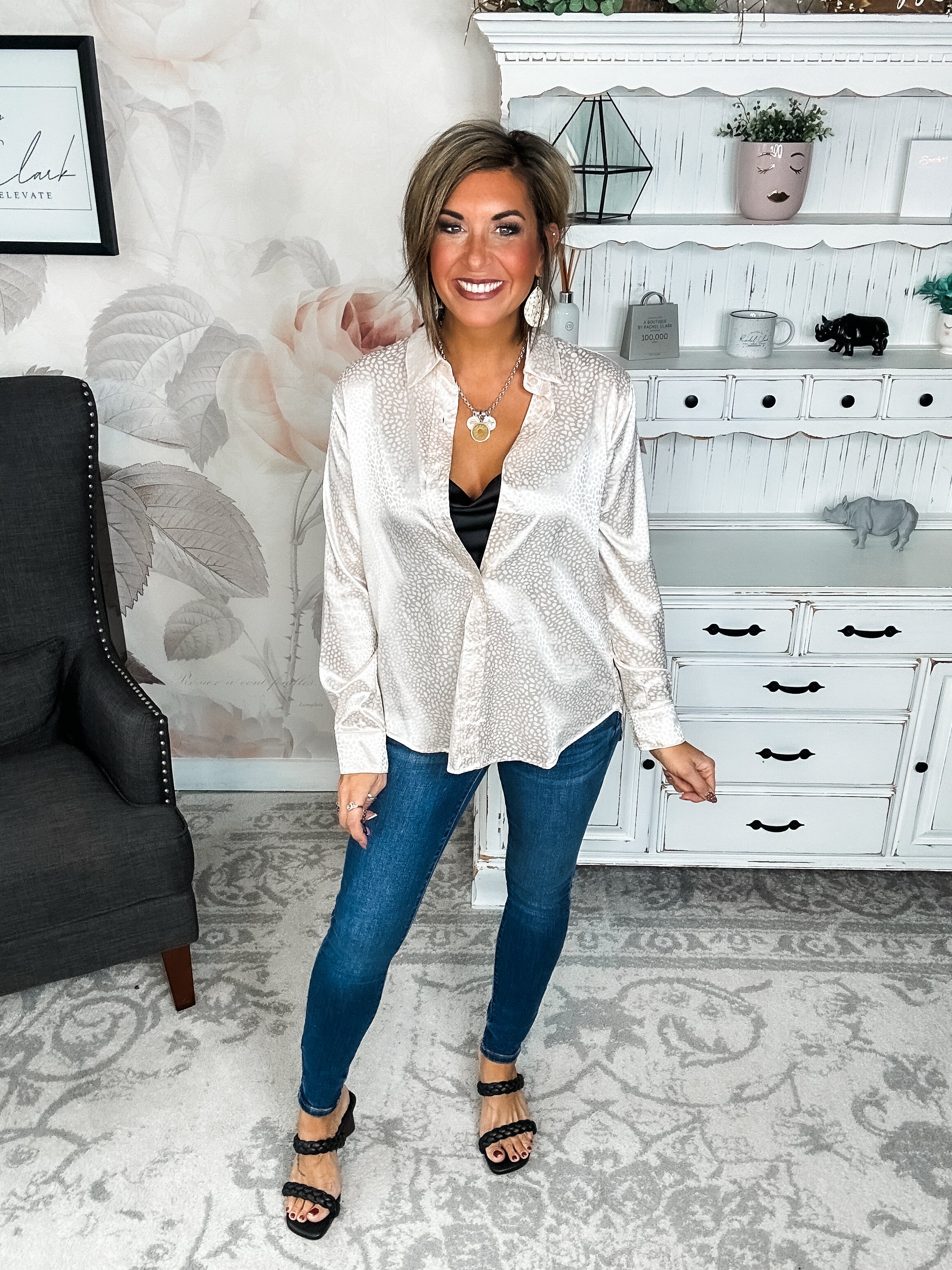 Stars Align Ditzy Dot Button Down - Champagne