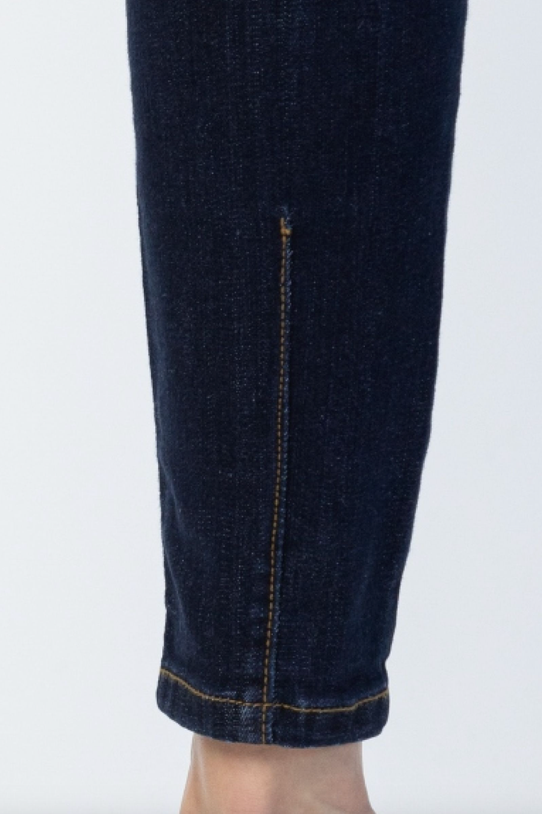 Judy Blue Back Phone Yoke Seam Skinny Jeans