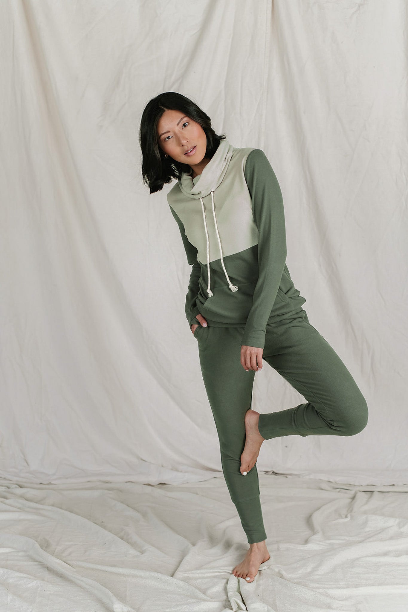 Ampersand Avenue Jogger Performance Fleece - Wanderlust