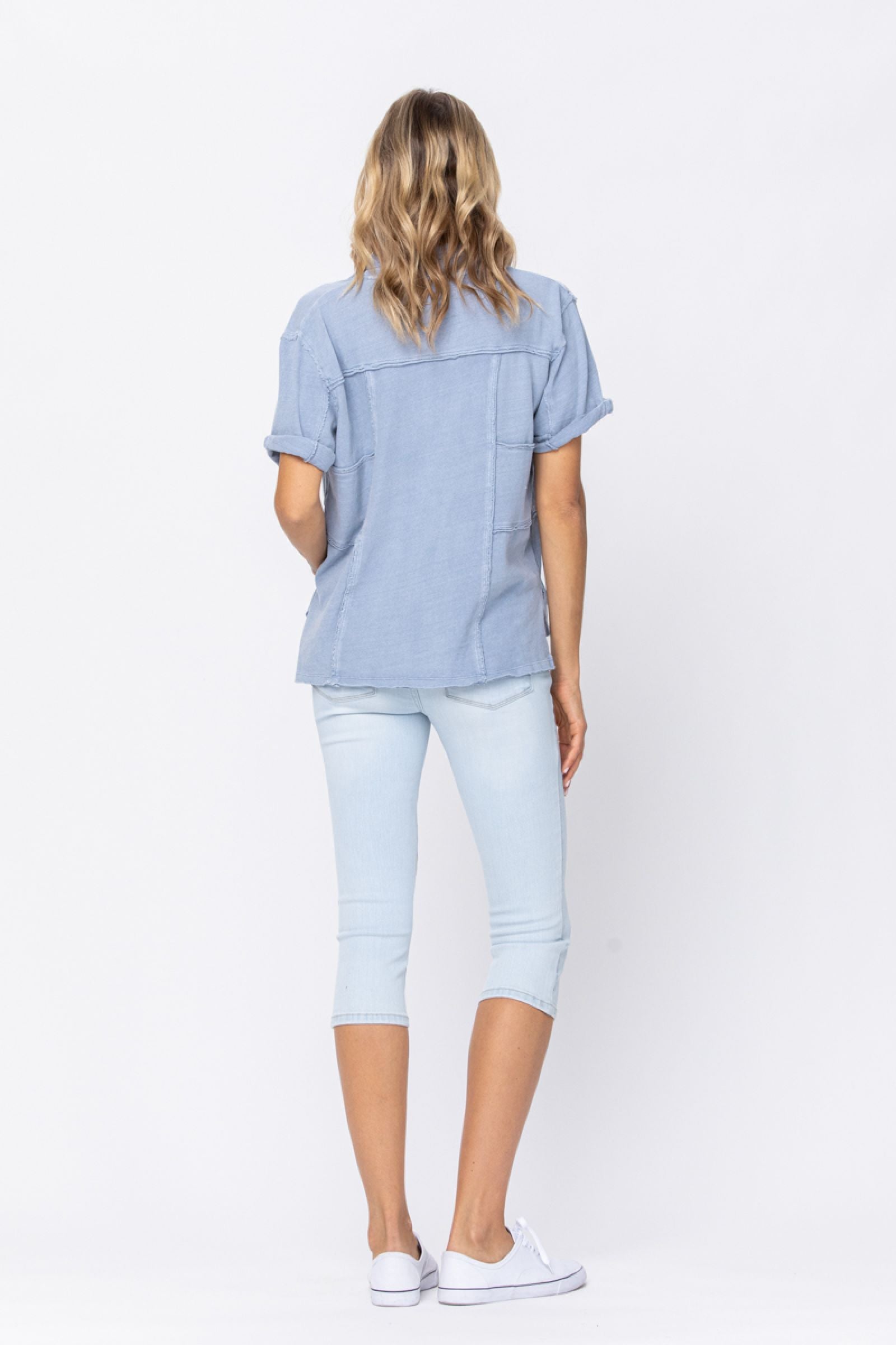 Judy Blue Mid-Rise Light Wash Capri