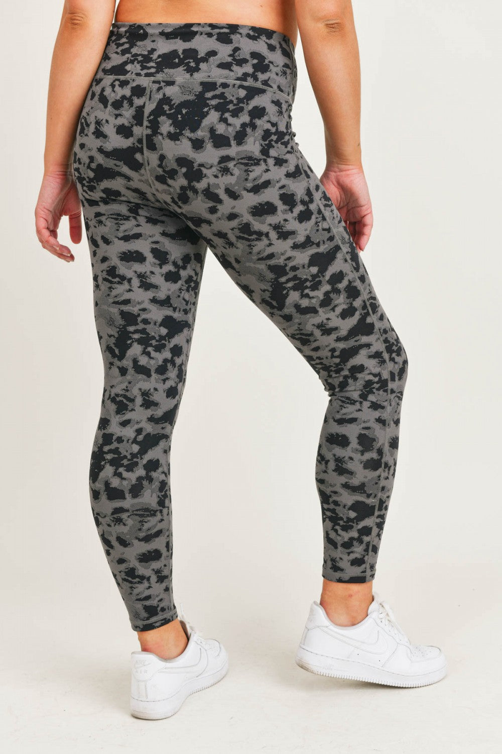 Textured Spots Jacquard Leggings