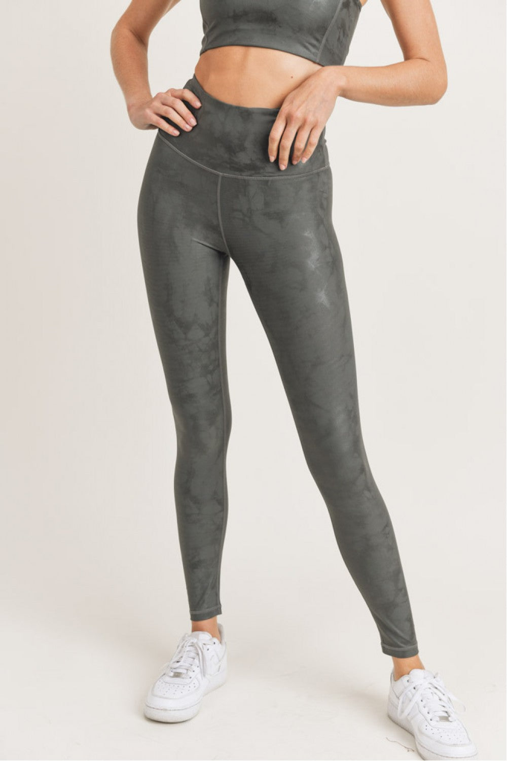 Bed of Clouds Foil Overlay Leggings - Gun Metal