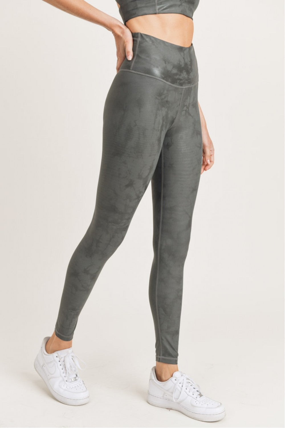 Bed of Clouds Foil Overlay Leggings - Gun Metal