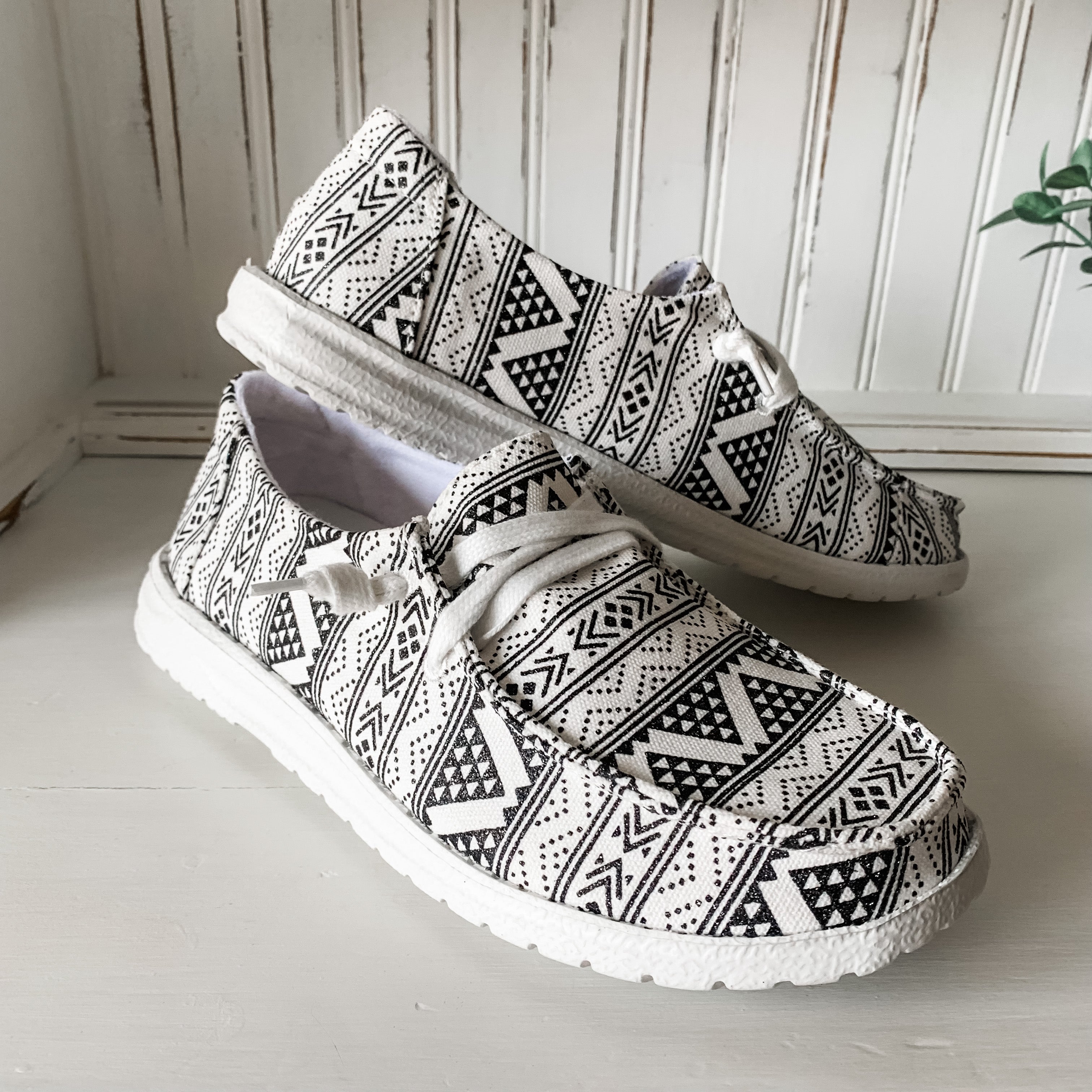 Sparkle Slip-on Shoe - Black