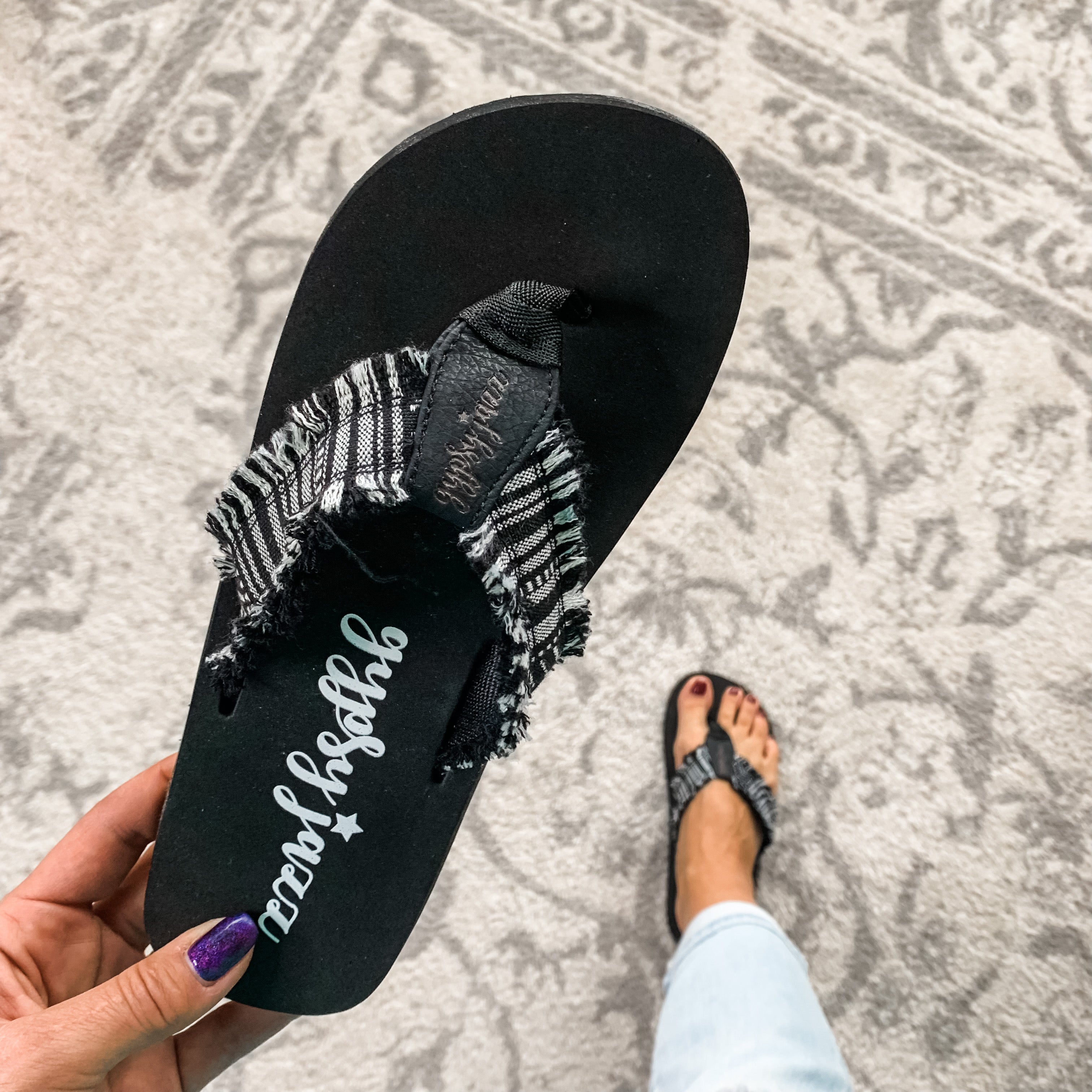 Encore Flip Flop - Black & White