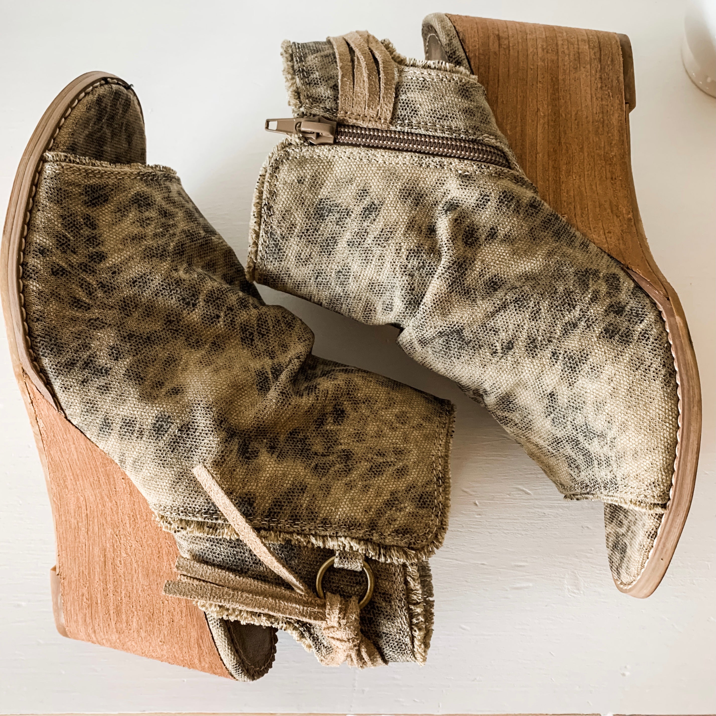 Keely Wedge - Tan