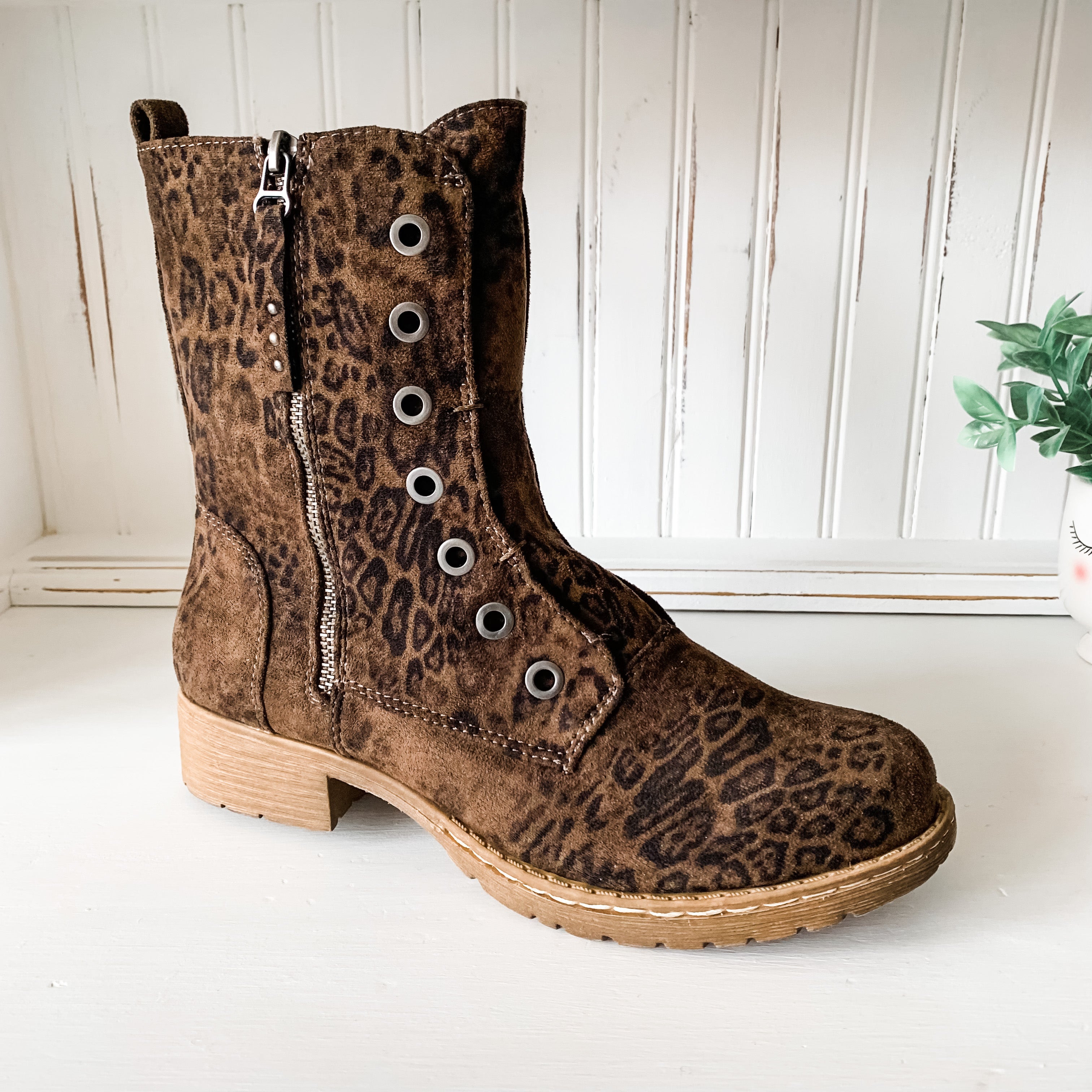 Whitley - Leopard