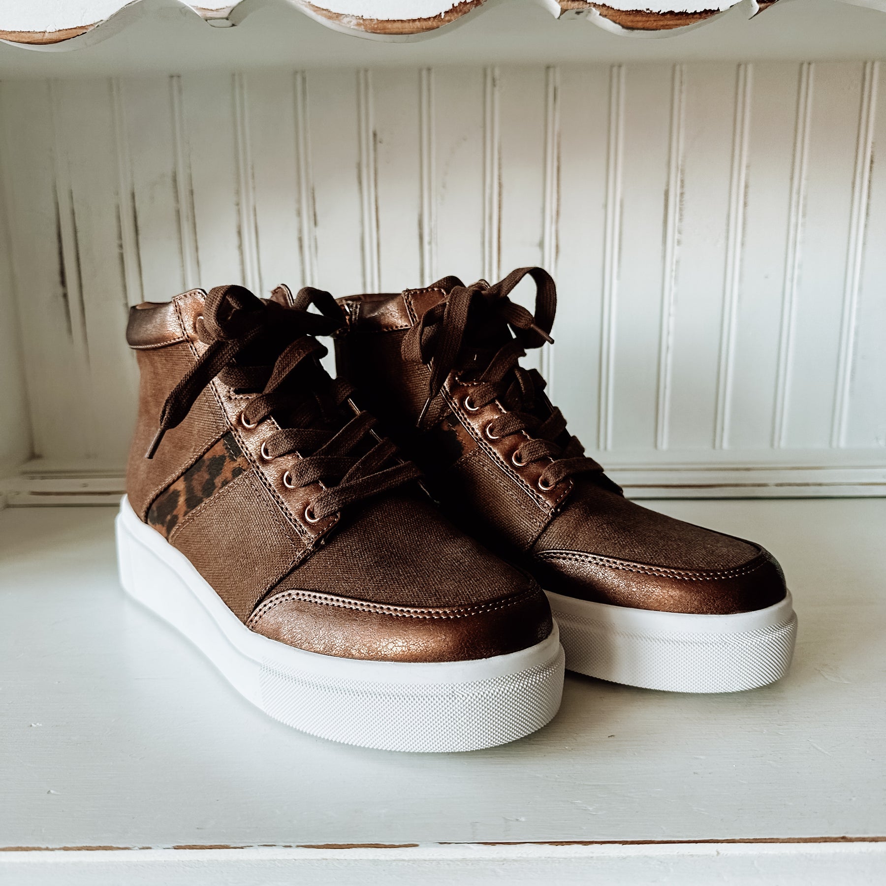 Edisia High-Top Sneaker - Brown