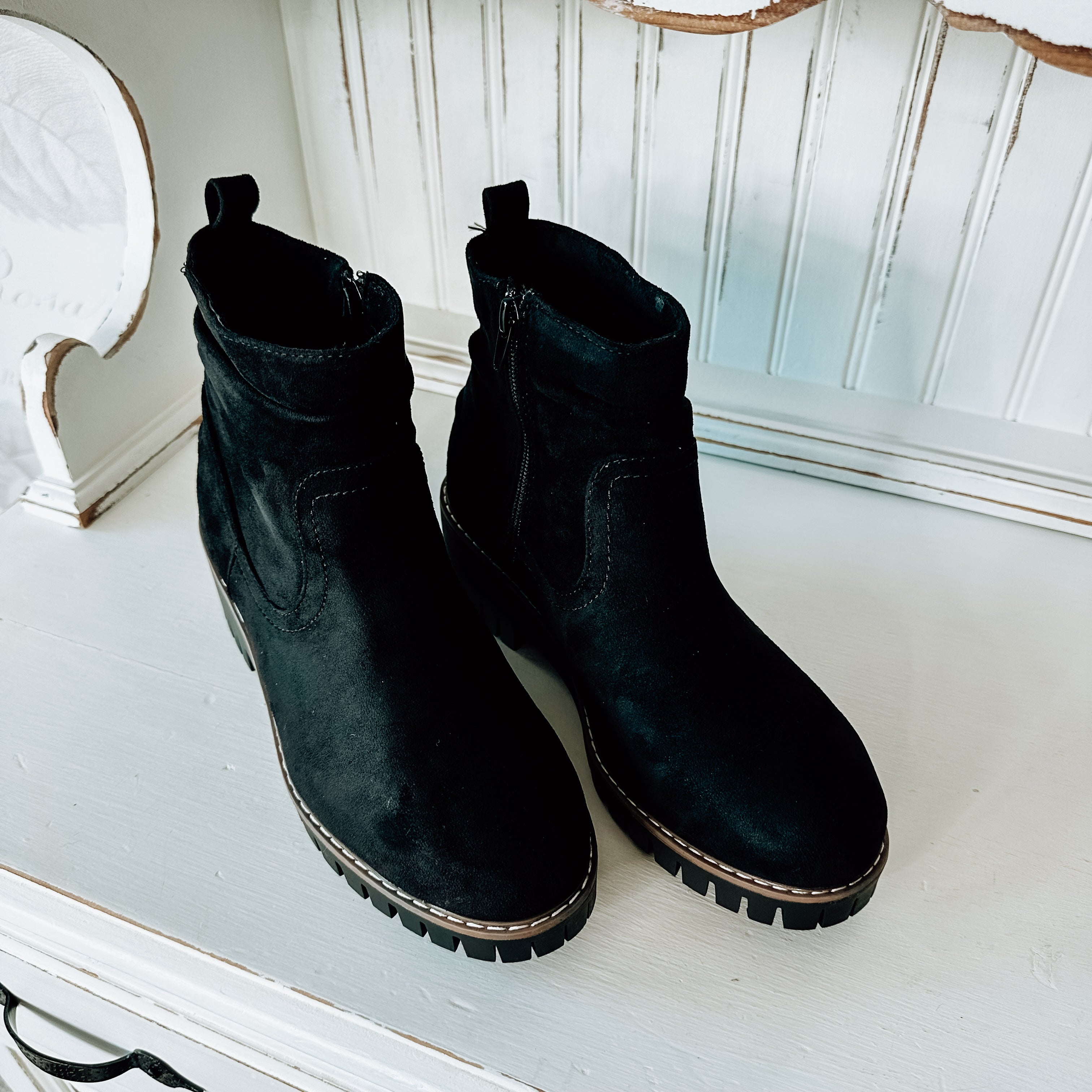 Dashing Sueded Boot - Black