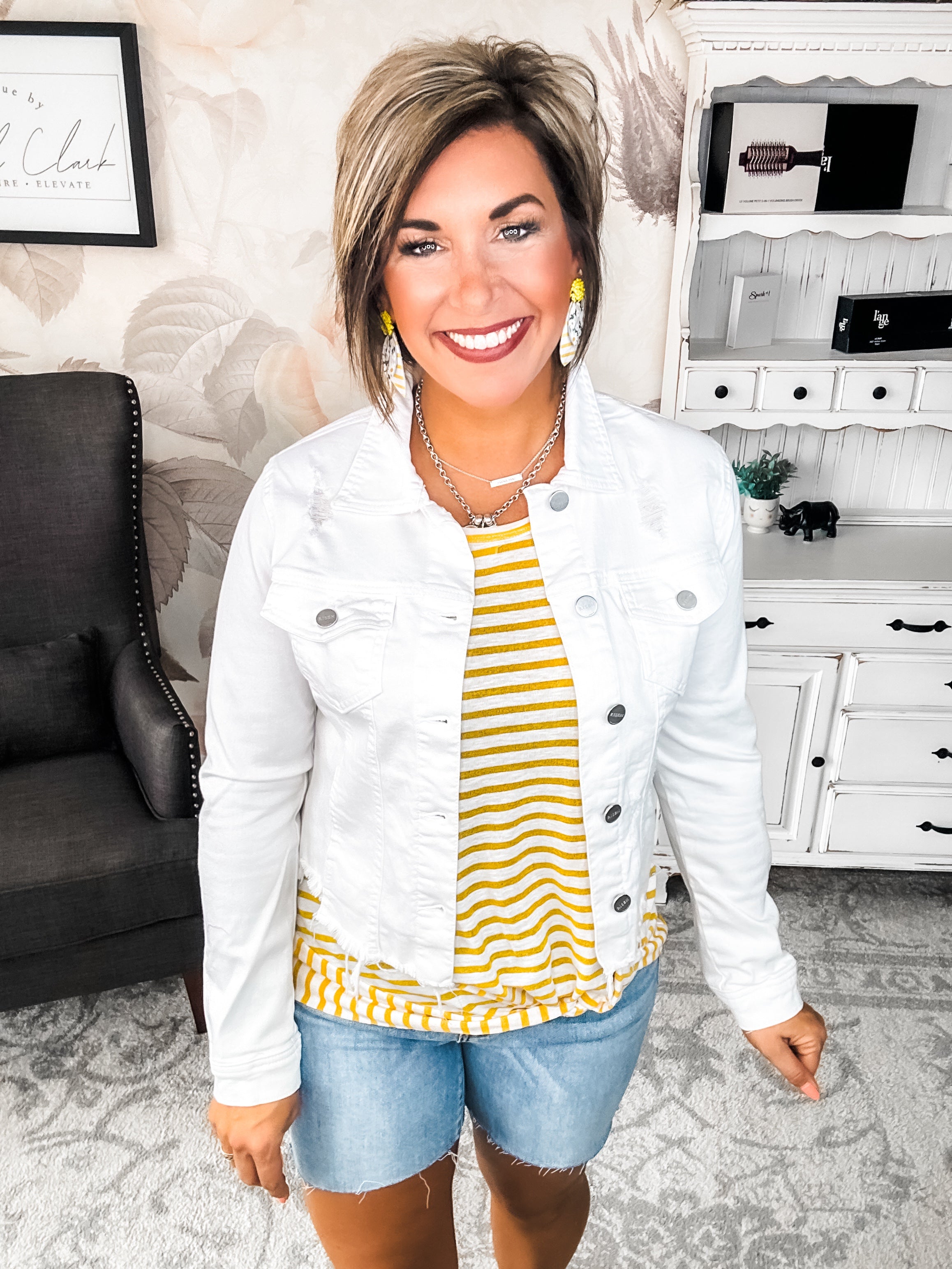 Make Me Happy Fray Hem Jean Jacket - White