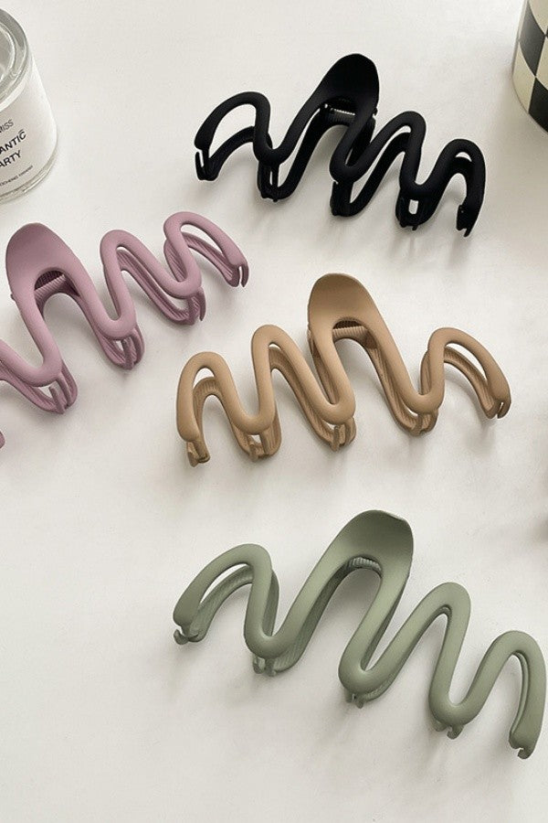 Wavy Claw Hairclip