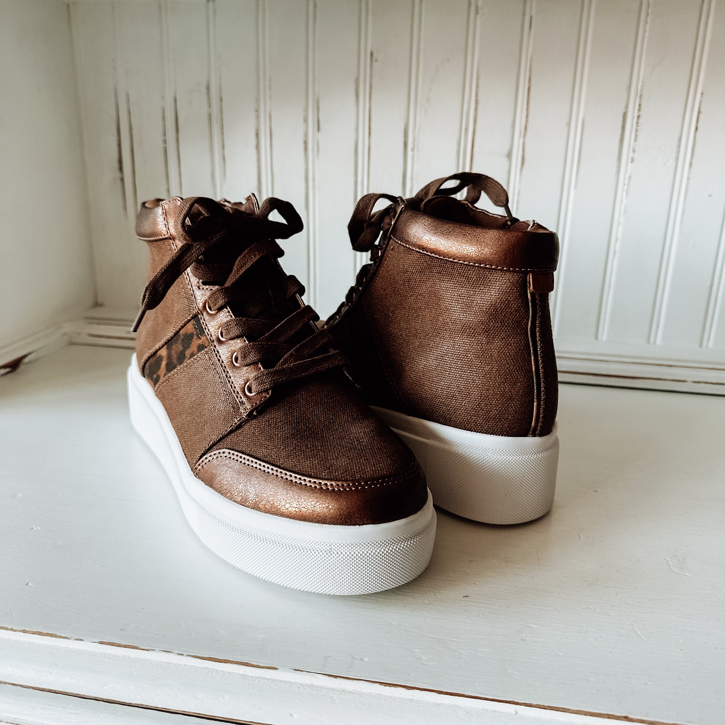 Edisia High-Top Sneaker - Brown