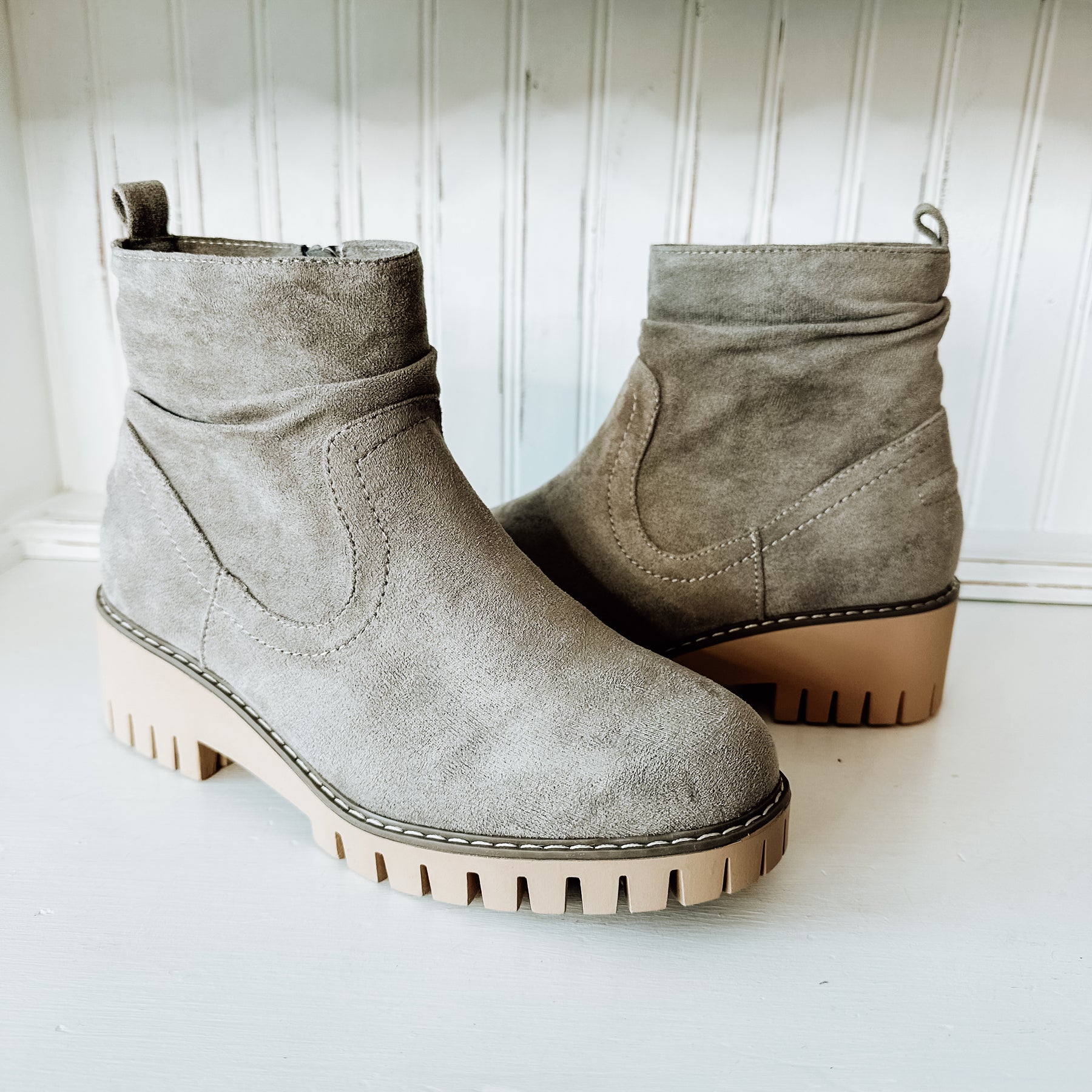 Dashing Suede Boot - Grey