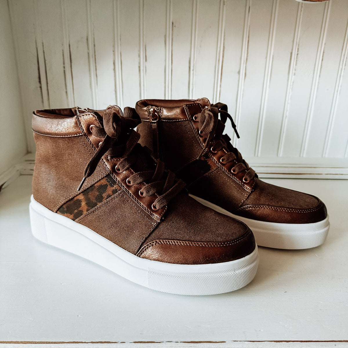 Edisia High-Top Sneaker - Brown