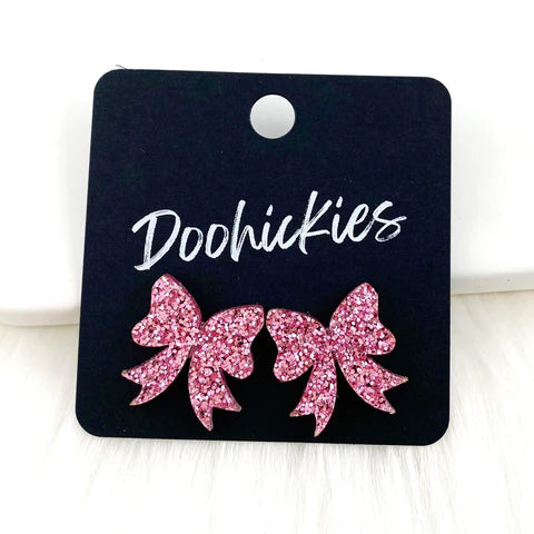 18mm Glitzy Bow Stud Earrings - Pink Glitter