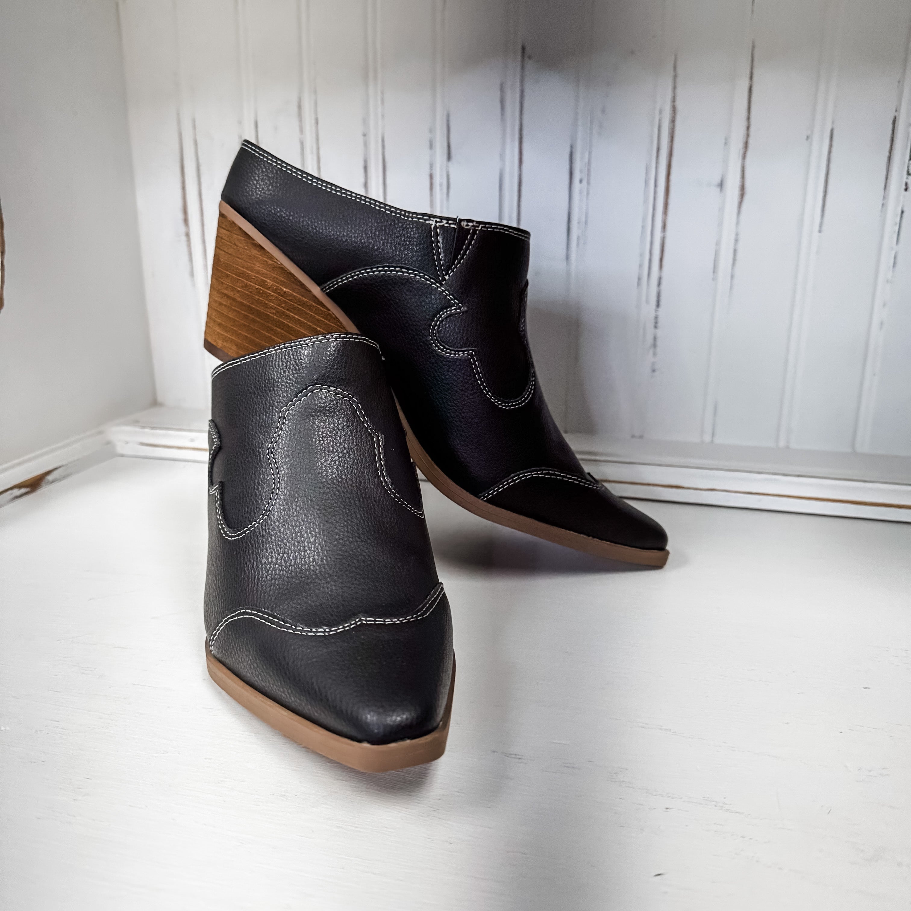 Cyan Heeled Mule - Black