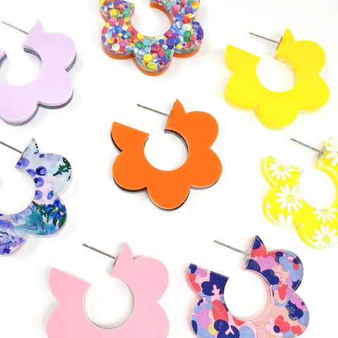 1.5" Flippy Acrylic Hoop Earrings - Pretty Posey & Pink