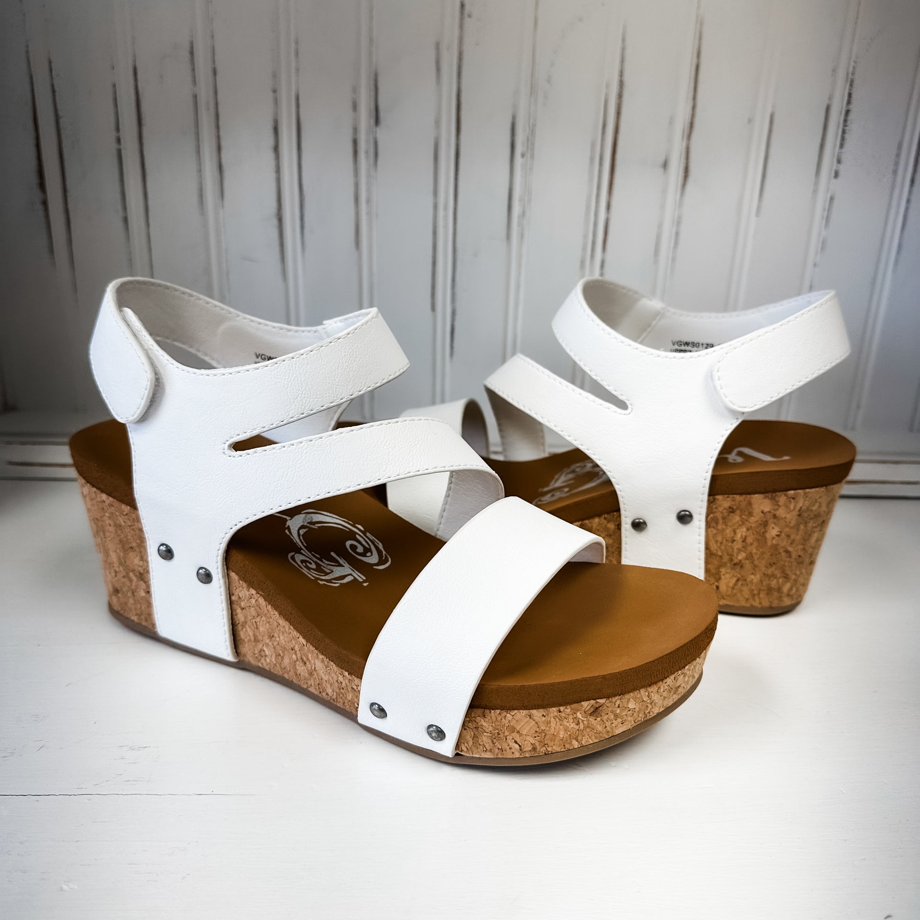 Casper Wedge Sandal - White