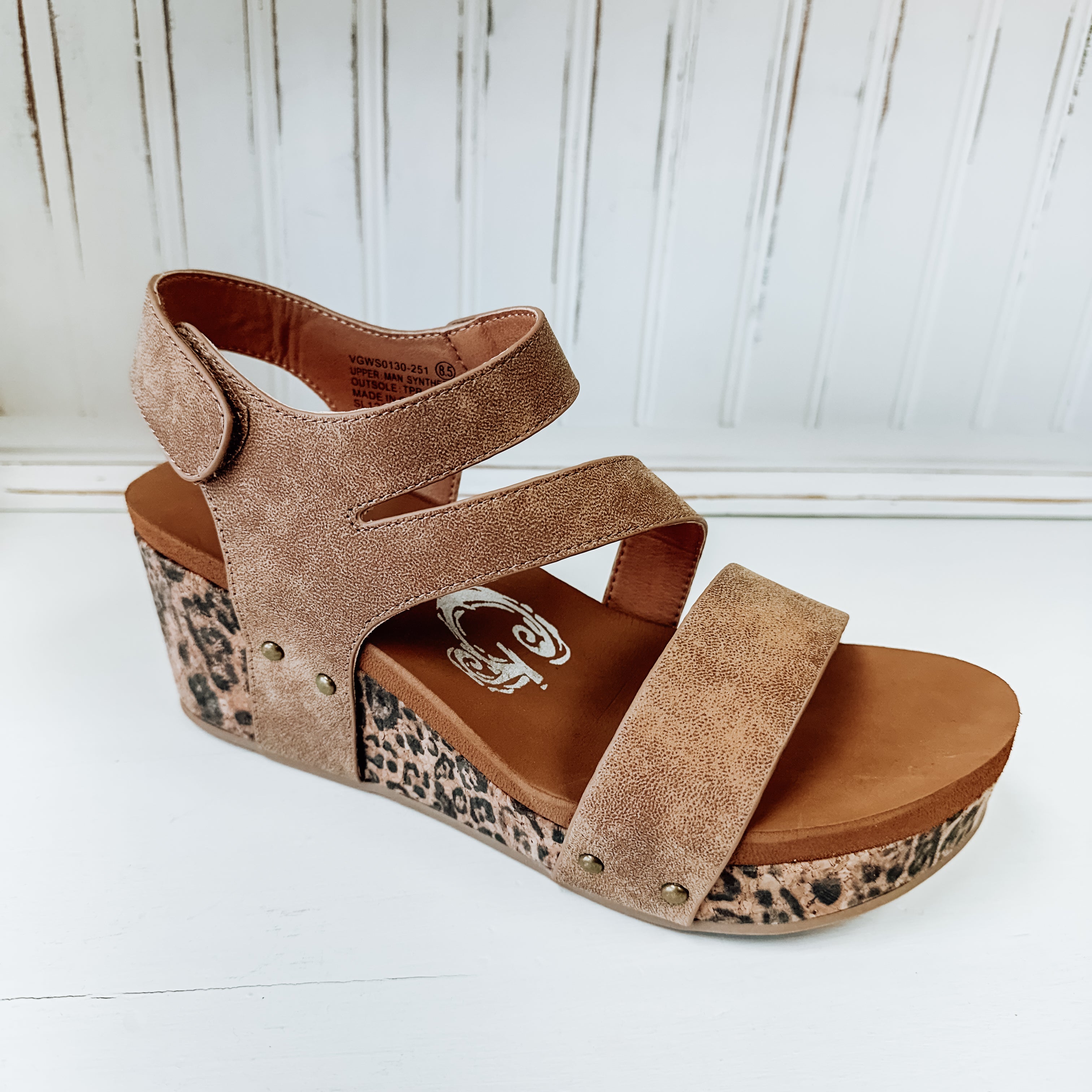Atlas Wedge Sandal - Tan