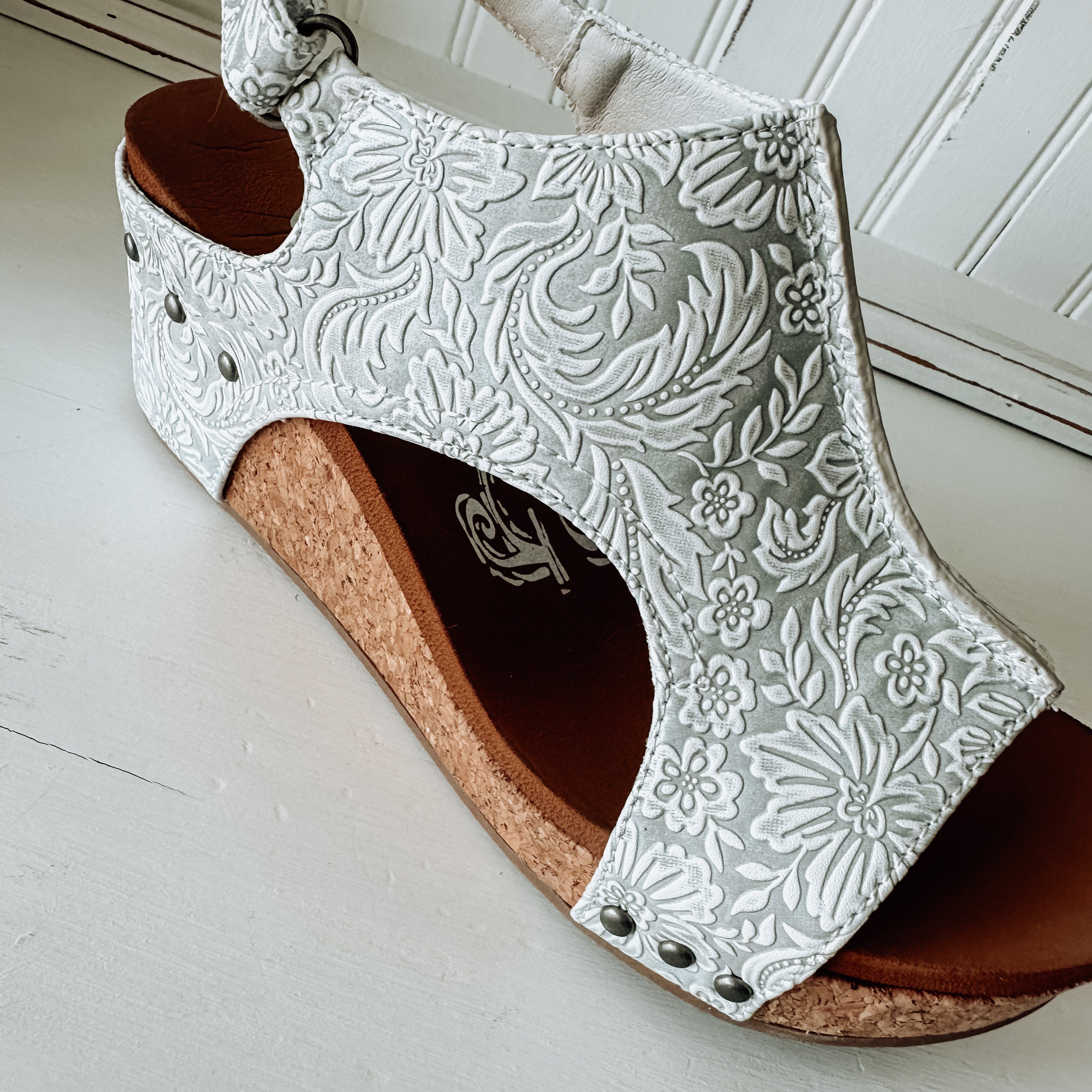 Isabella Tooled Wedge Sandal - Light Grey