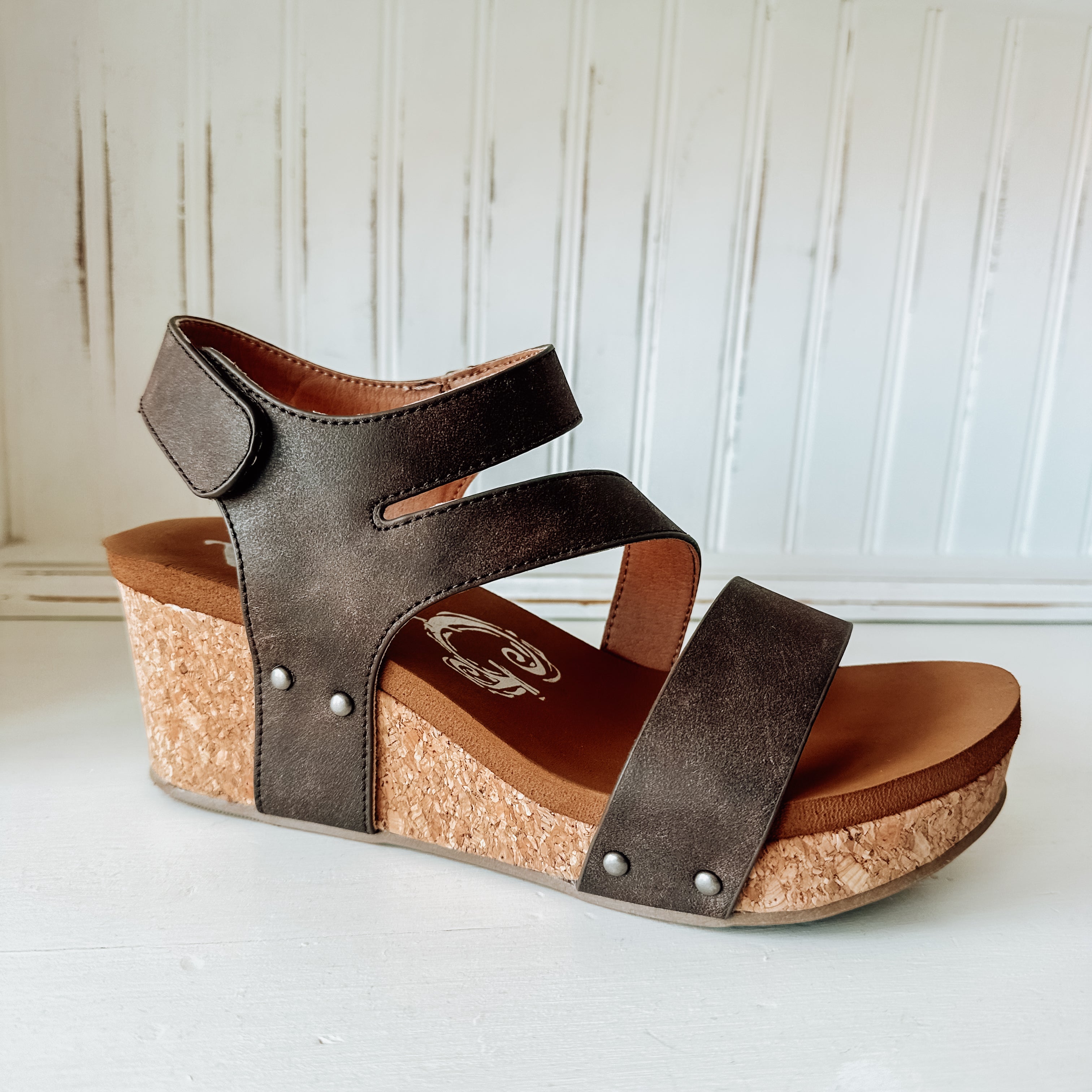 Casper Wedge Sandal - Chocolate