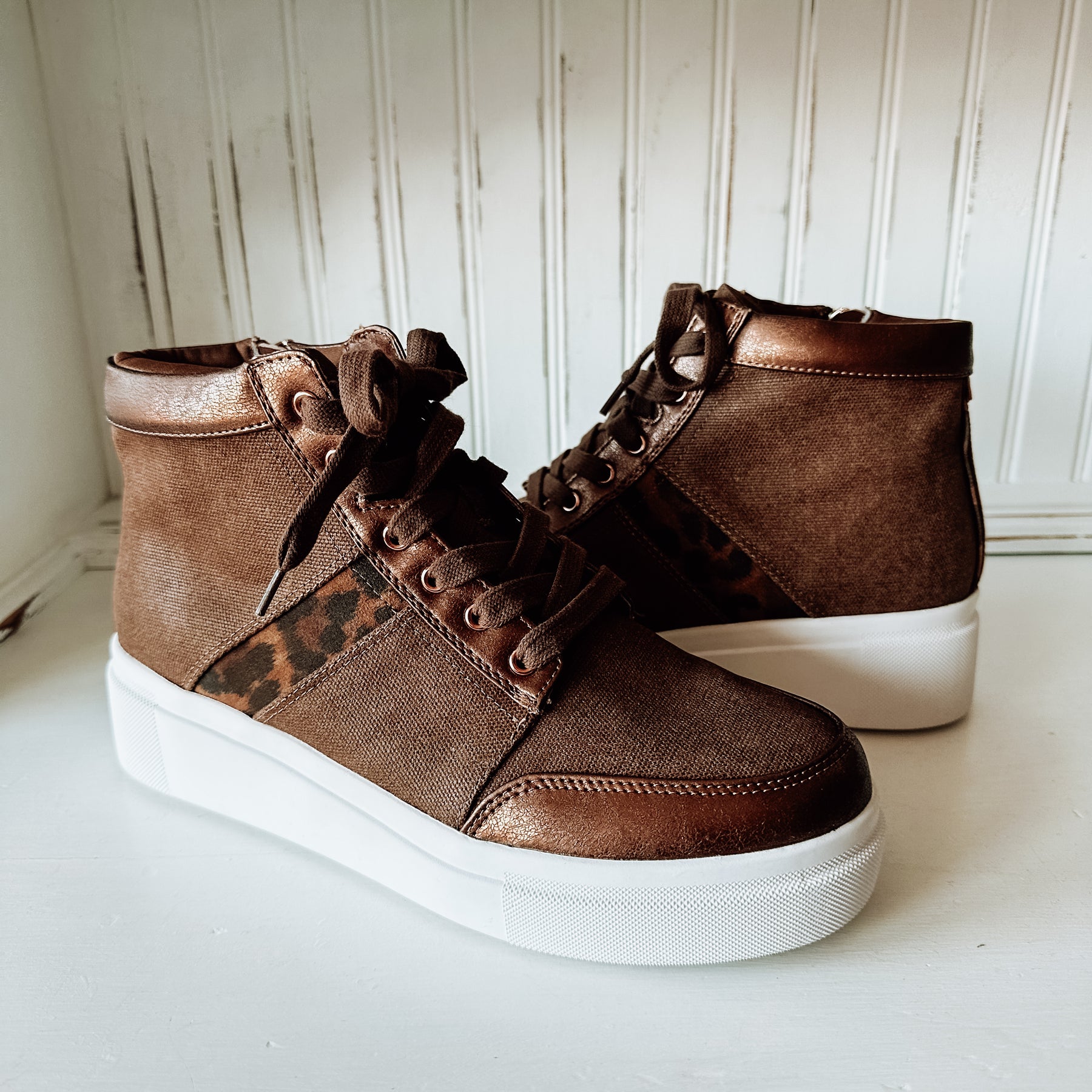 Edisia High-Top Sneaker - Brown