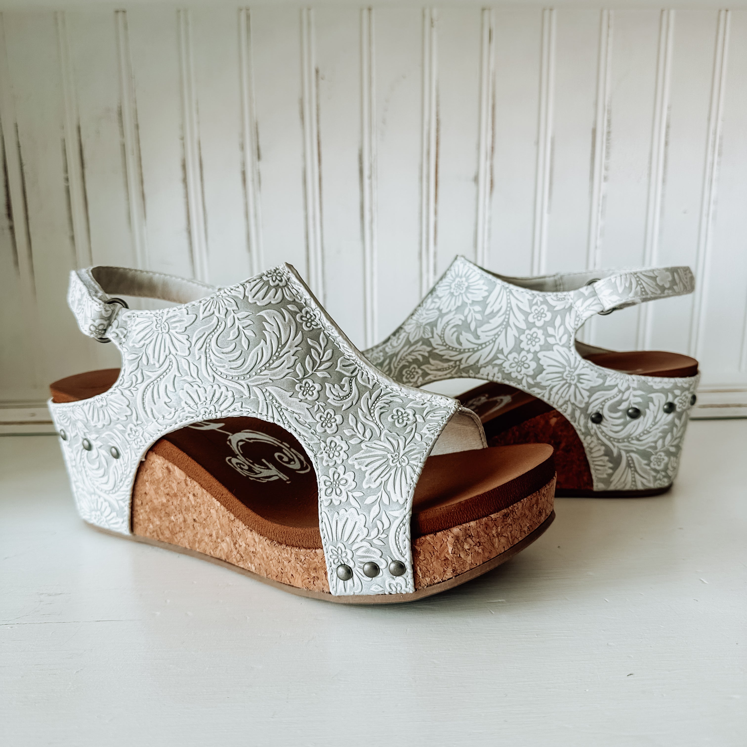 Isabella Tooled Wedge Sandal - Light Grey