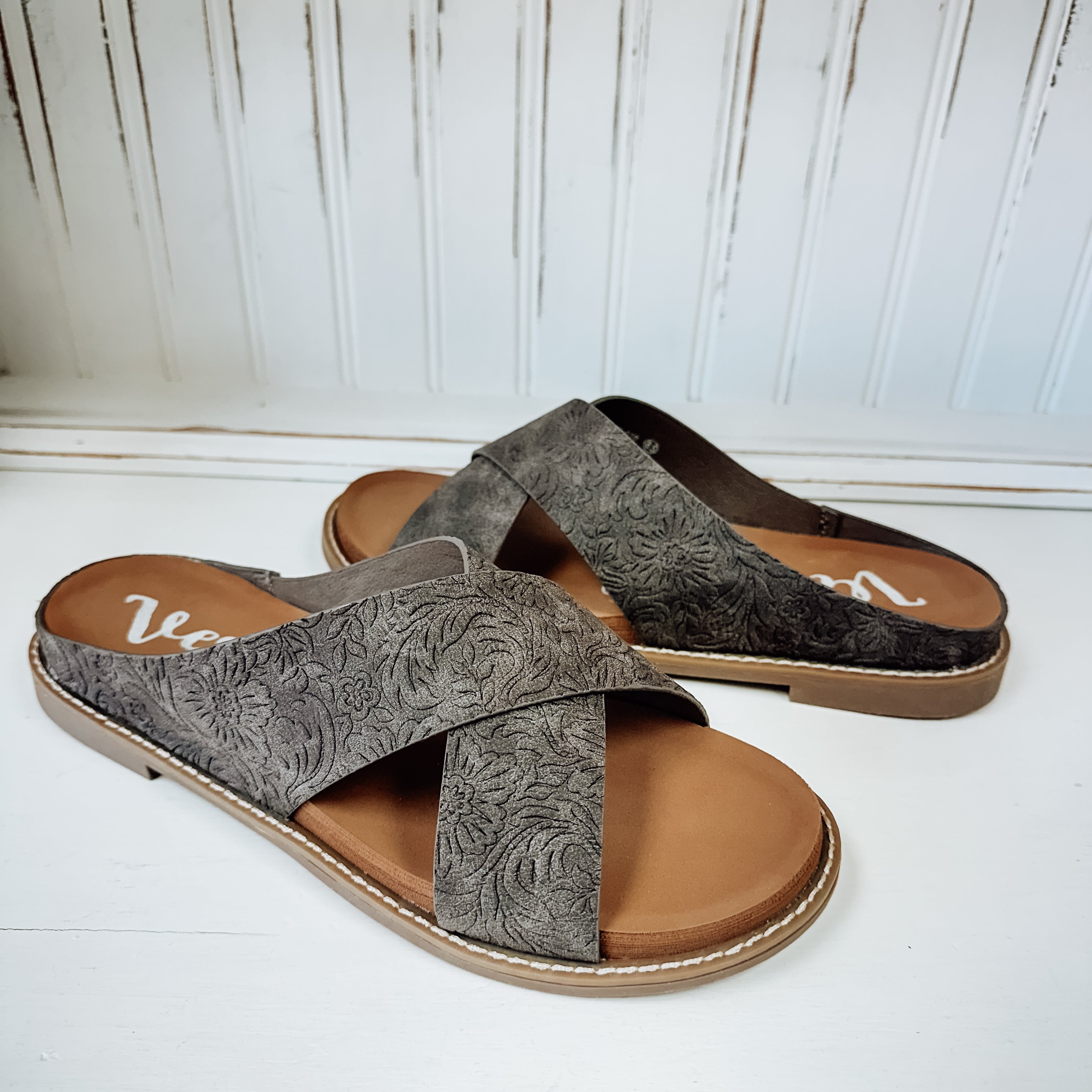 Tawney Tooled Sandal - Charcoal