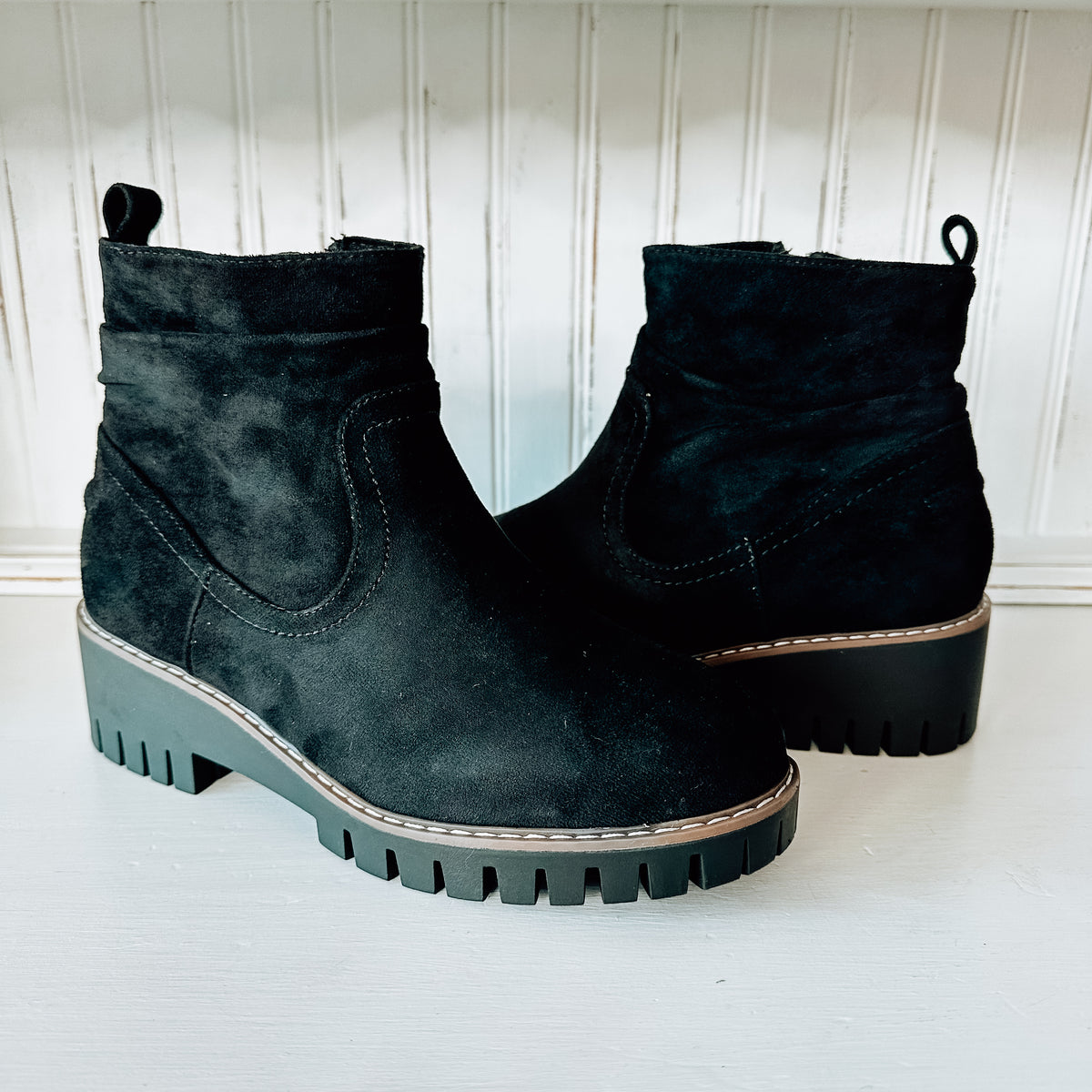 Dashing Suede Boot - Black