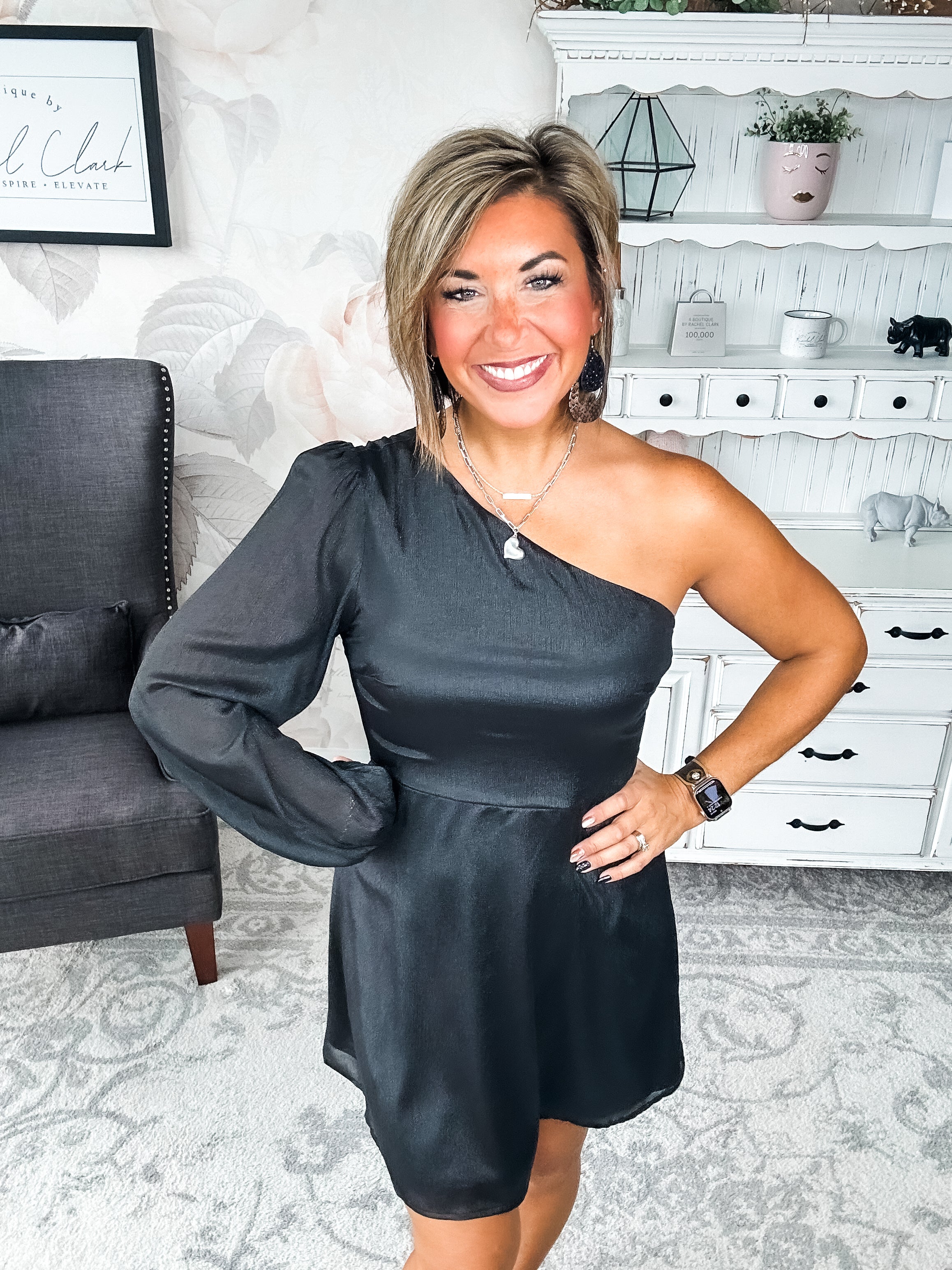 Pretty on Point Dress - Black