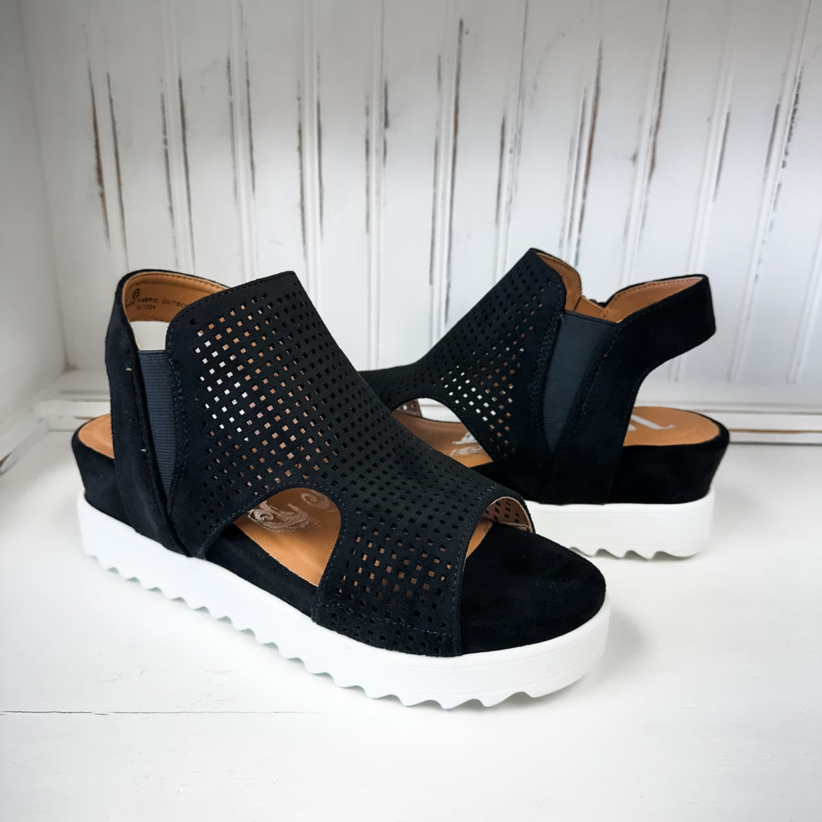 Amy Platform Sandal - Black