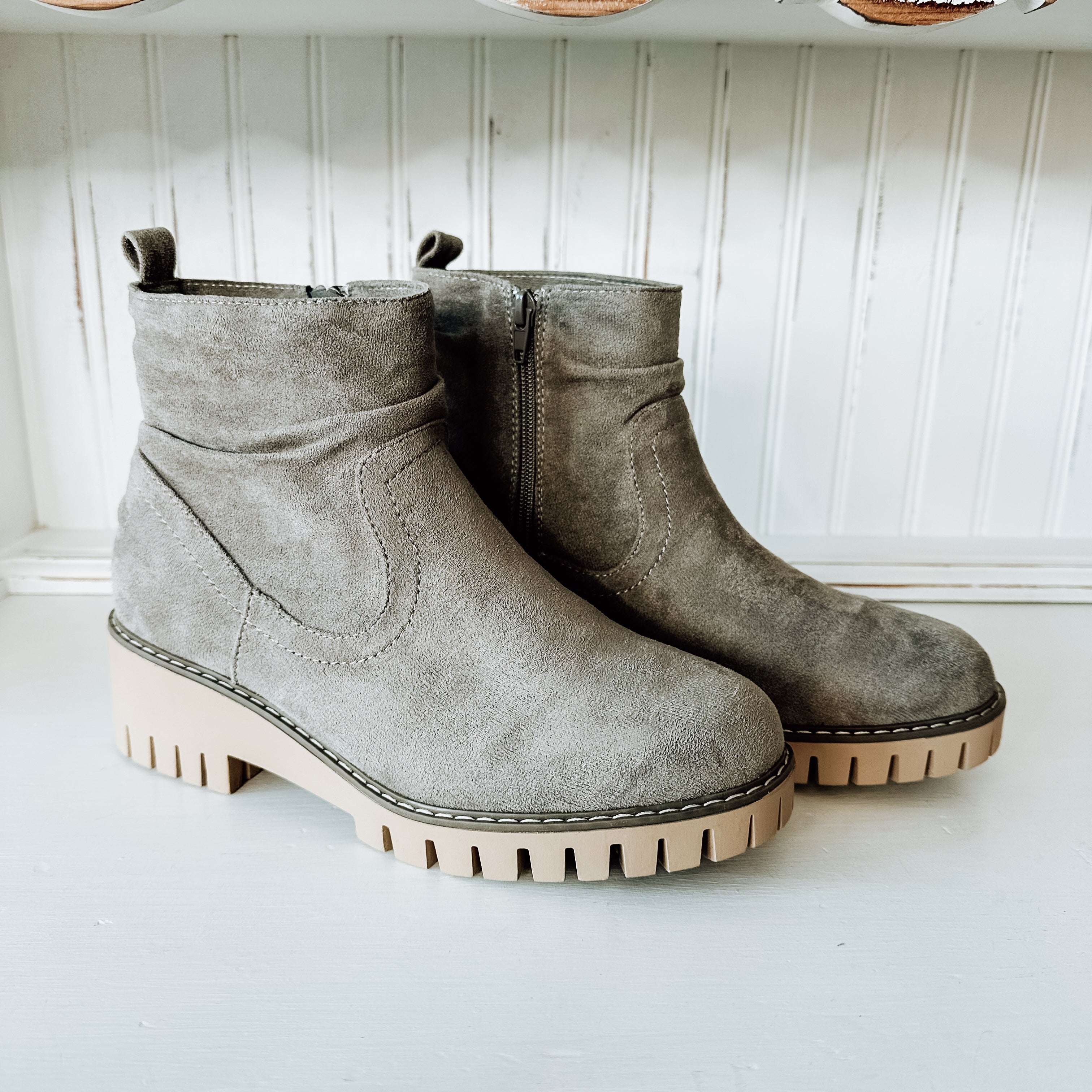 【COLOR iN ID】stud suede platform boots Dashing Sueded Boot - Grey