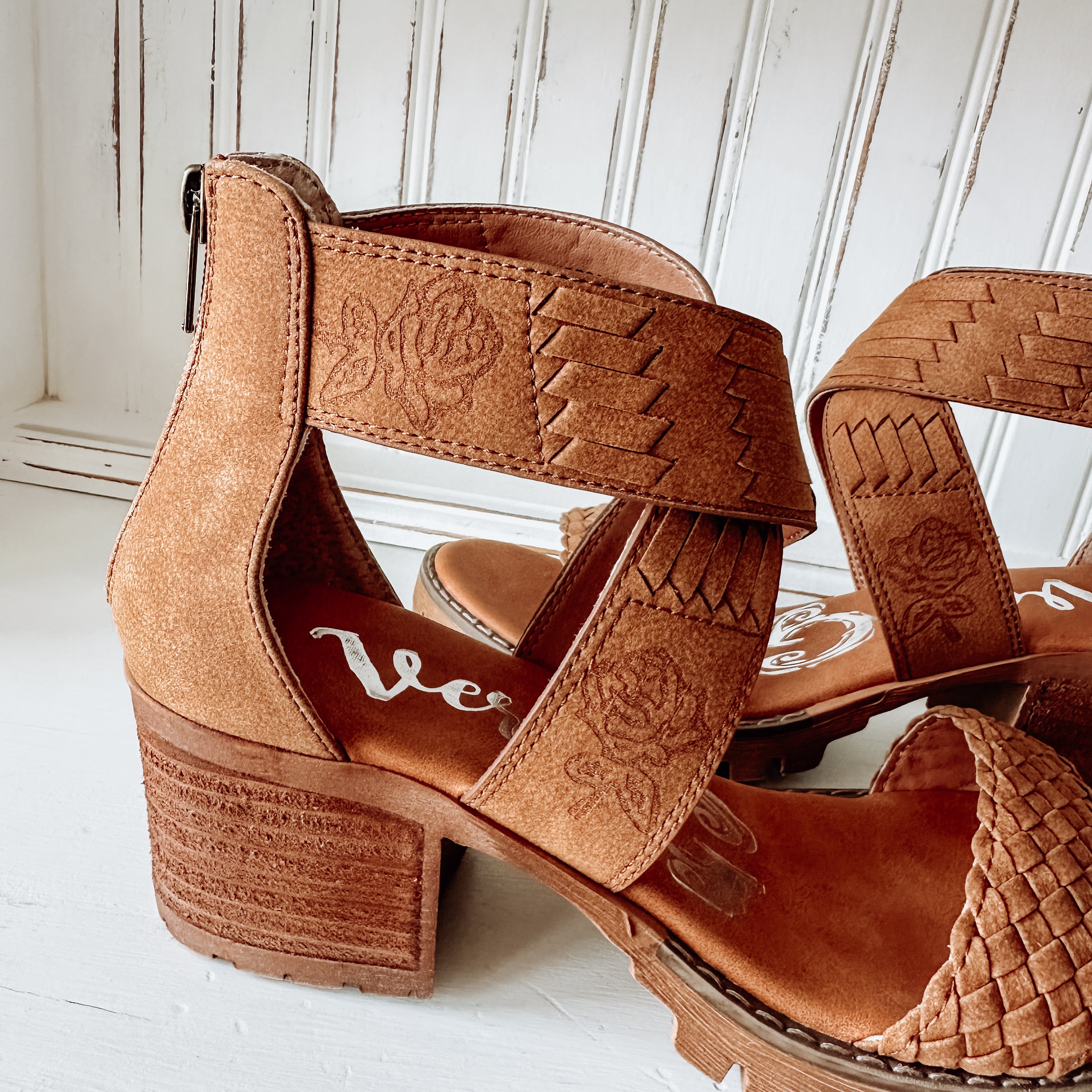Vana Block Heel - Tan