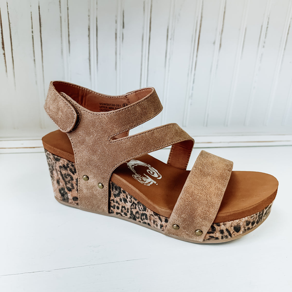 Atlas Wedge Sandal - Tan