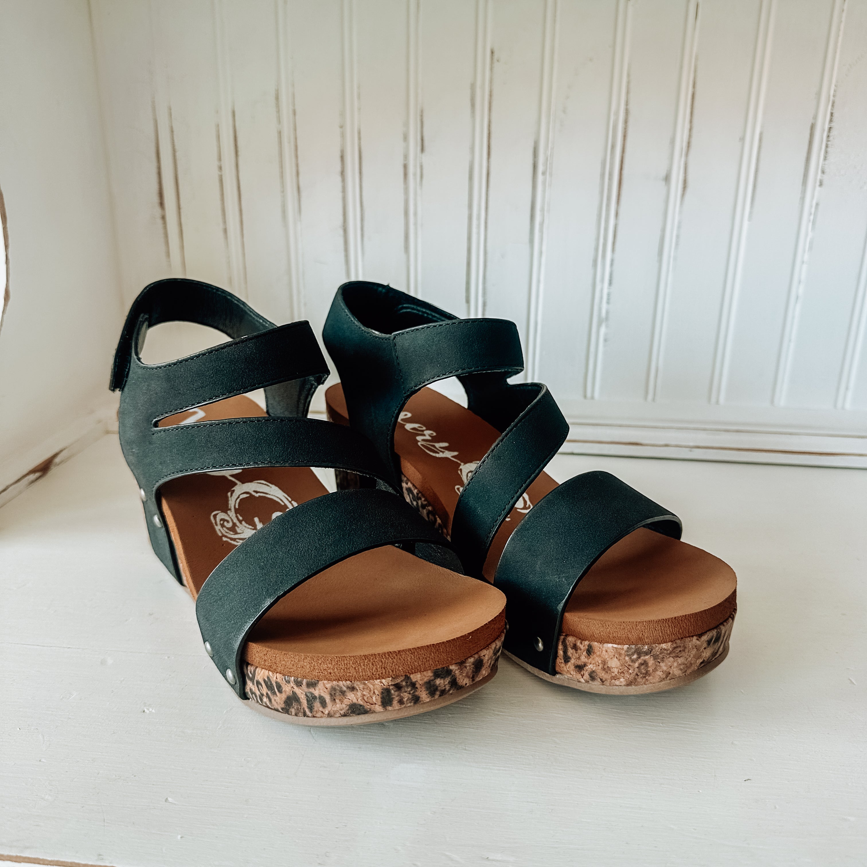 Atlas Wedge Sandal - Black