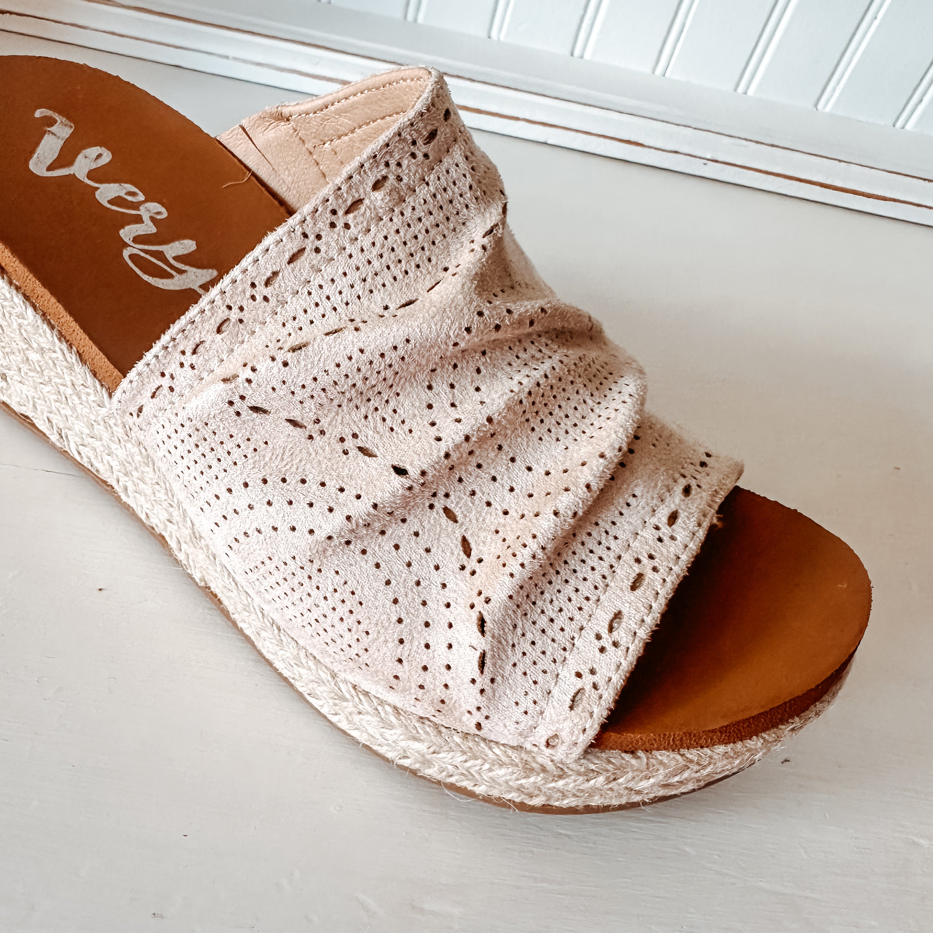 Marie Wedge Sandal - Cream