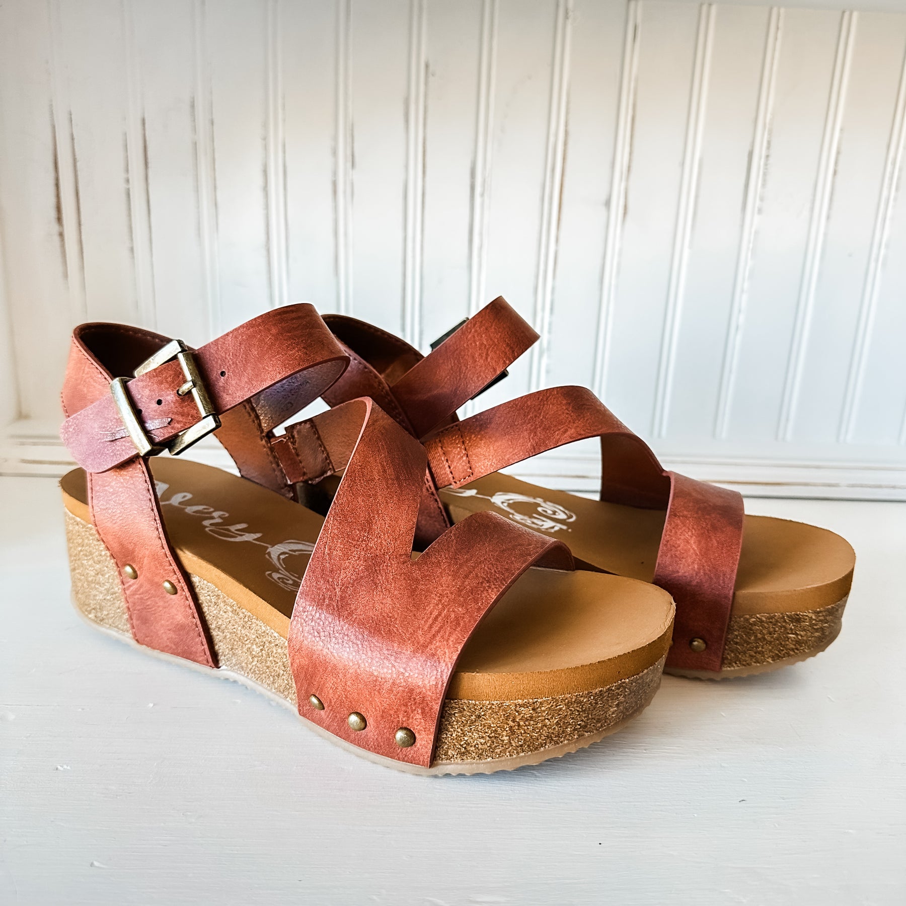 Shayne Wedge Sandal - Rust