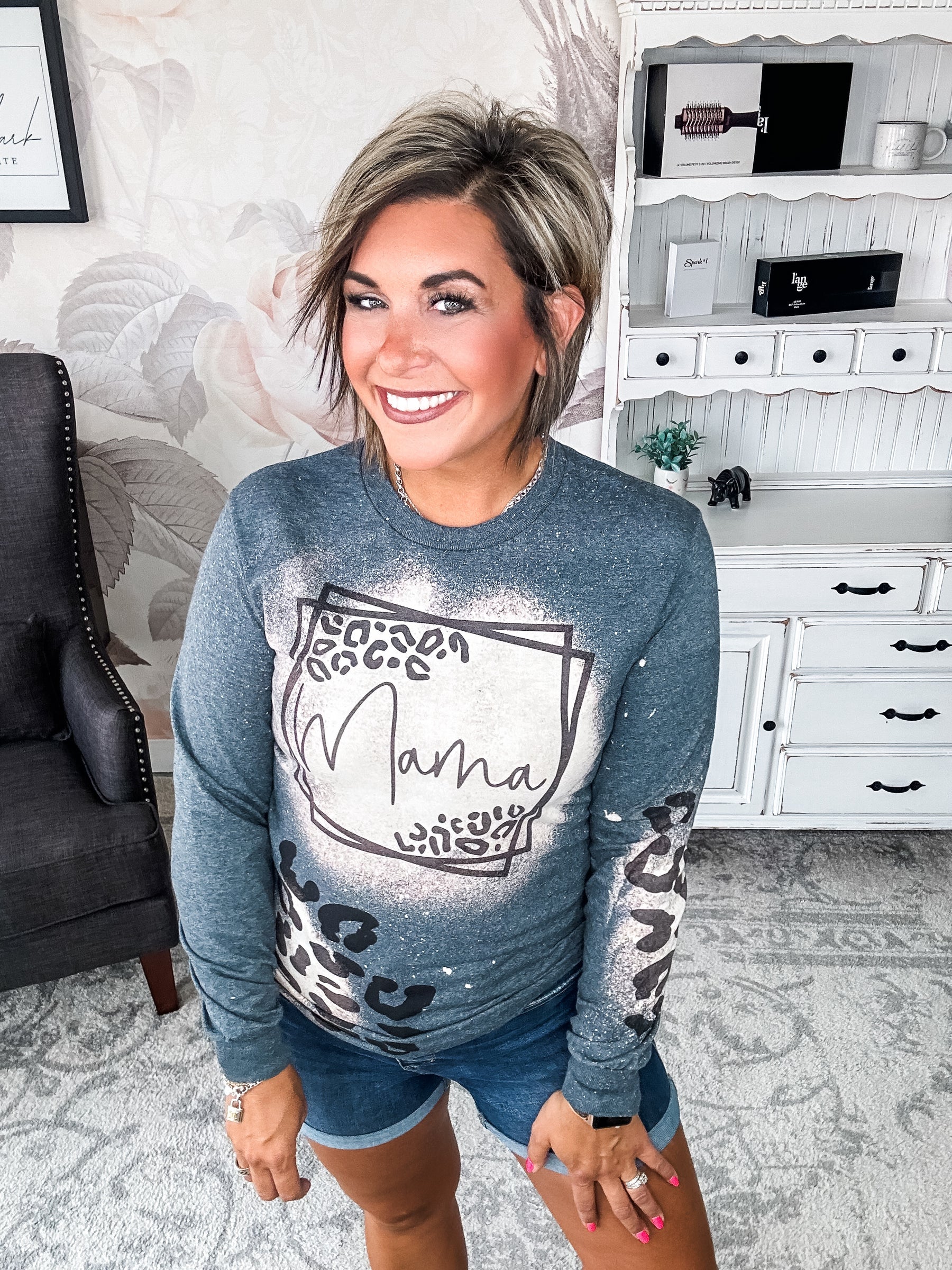 Leopard Mama Bleached Long Sleeve Graphic Tee