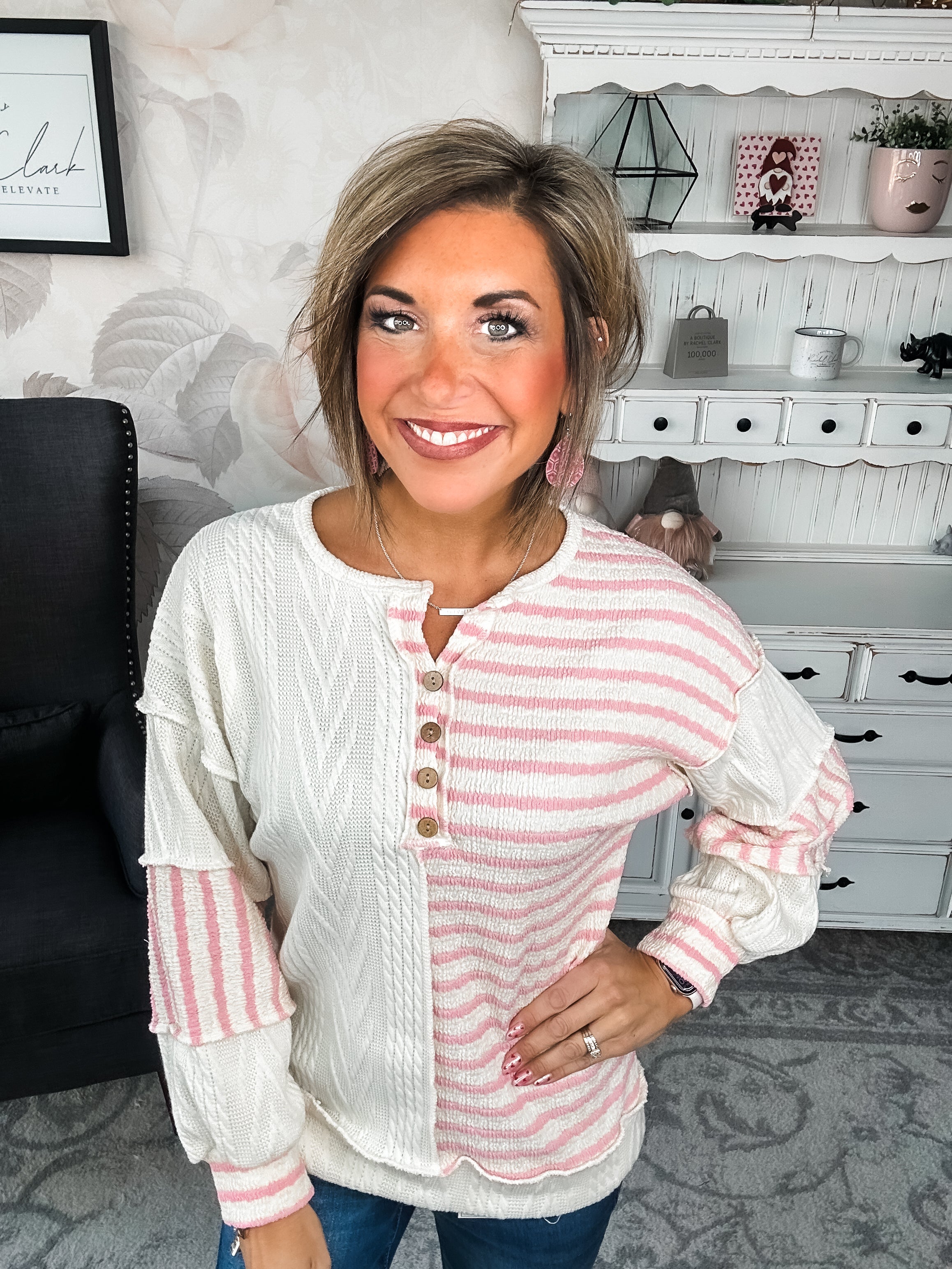 Whole World Looking At Me Pullover