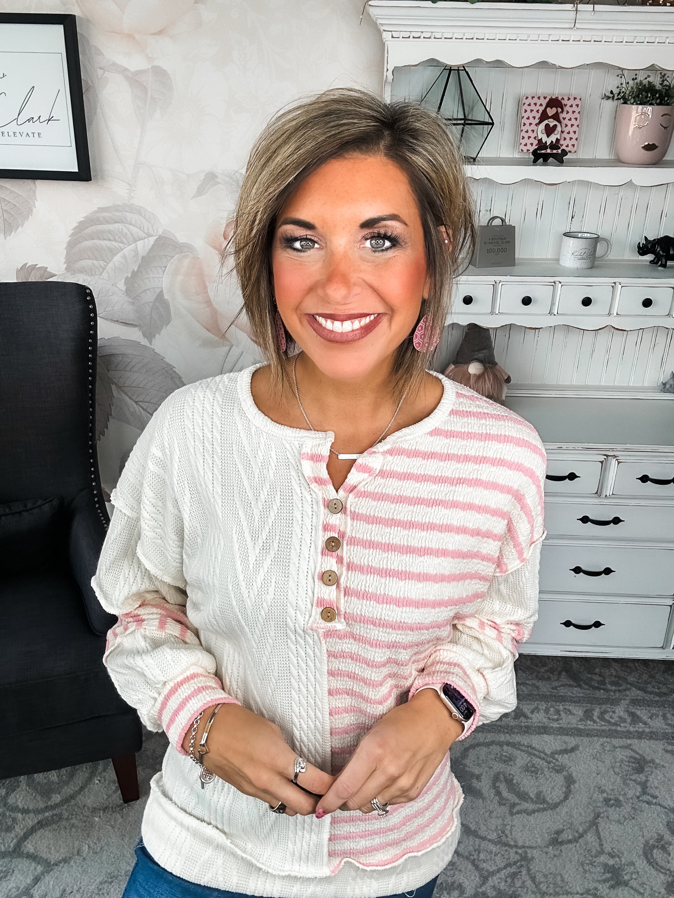 Whole World Looking At Me Pullover