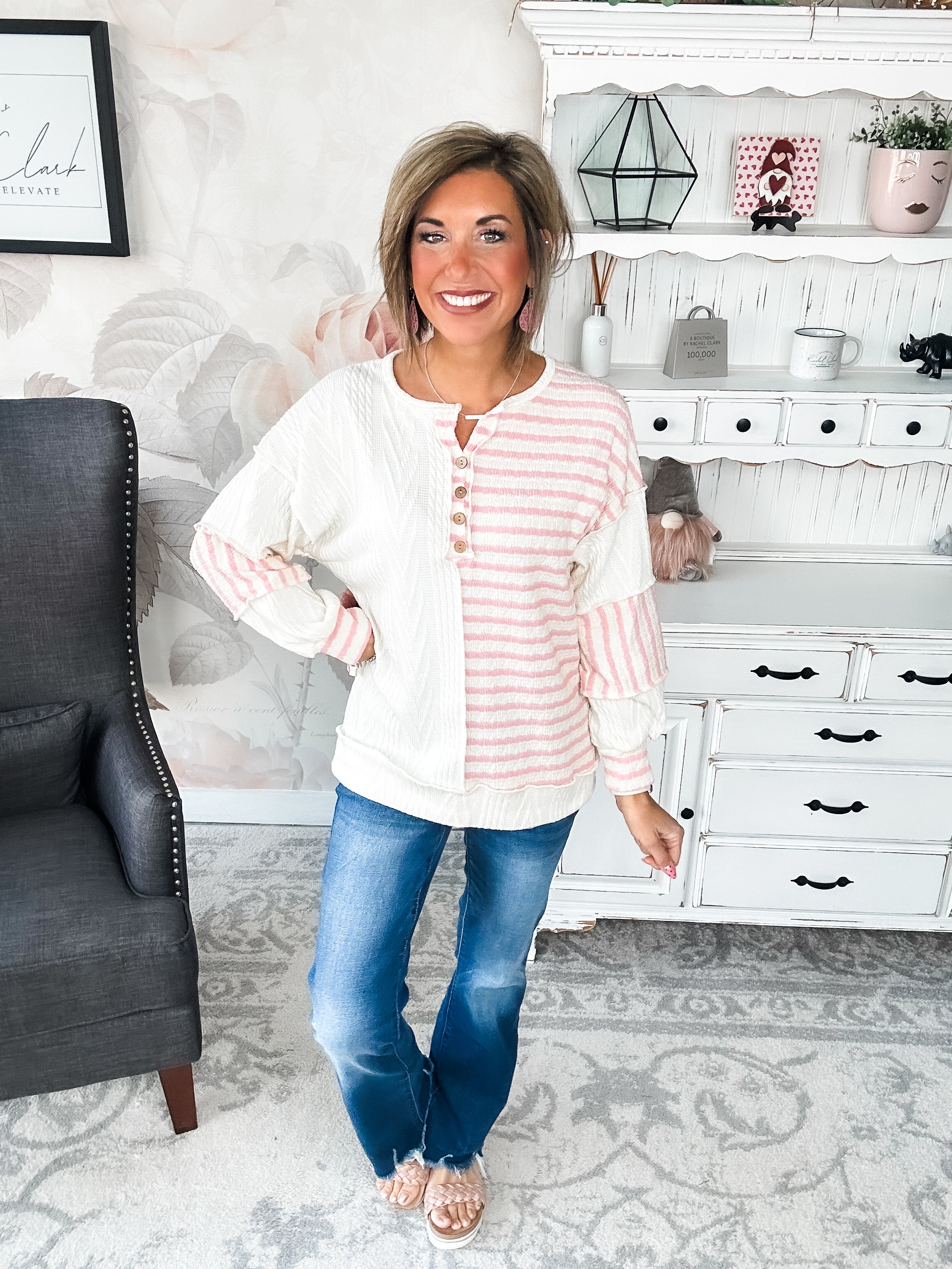 Whole World Looking At Me Pullover